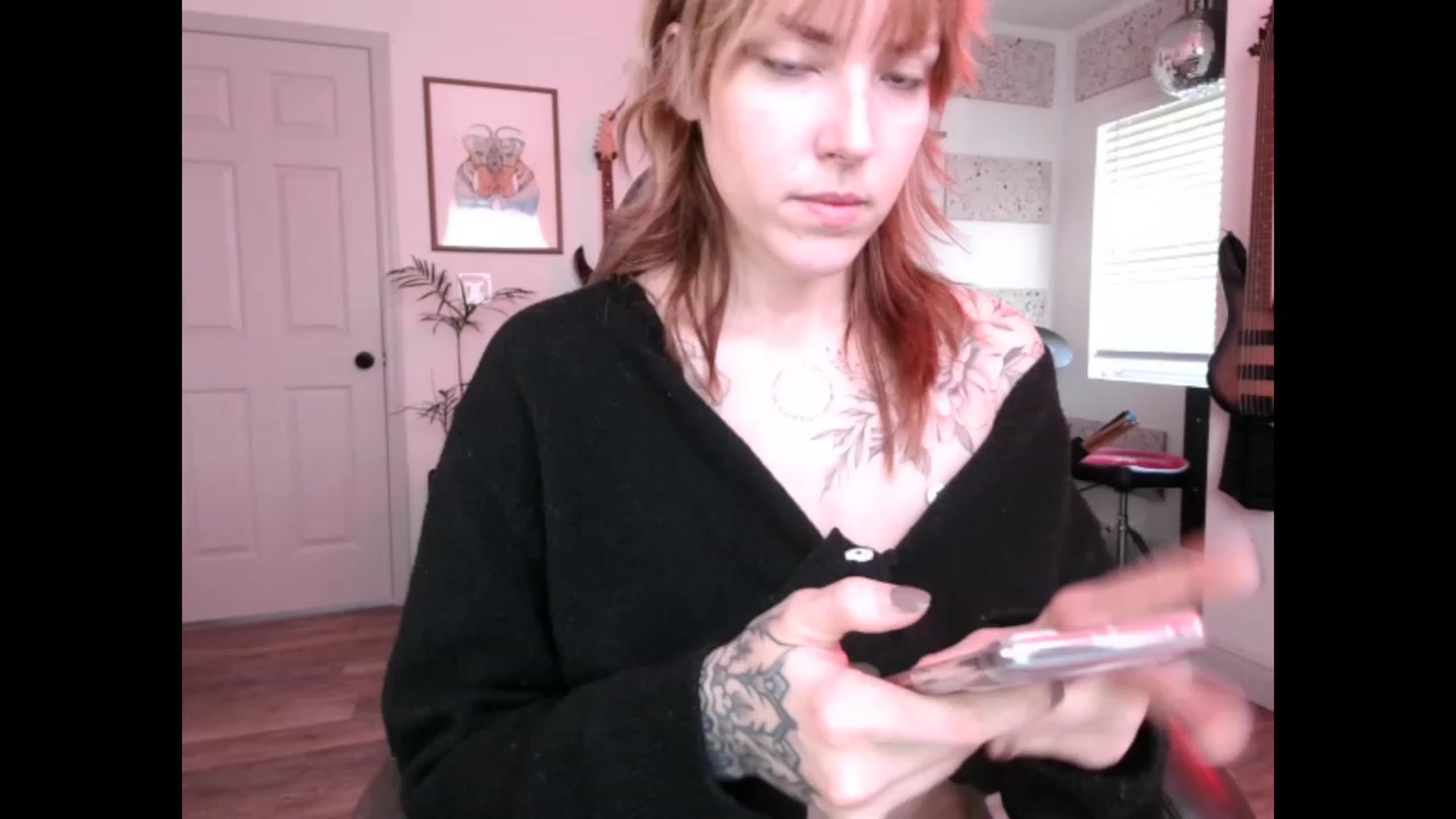 Gallery image thumbnail from the_remedy_'s myfreecams stream on, 01/15/2023, 16:41 image 9 of 20