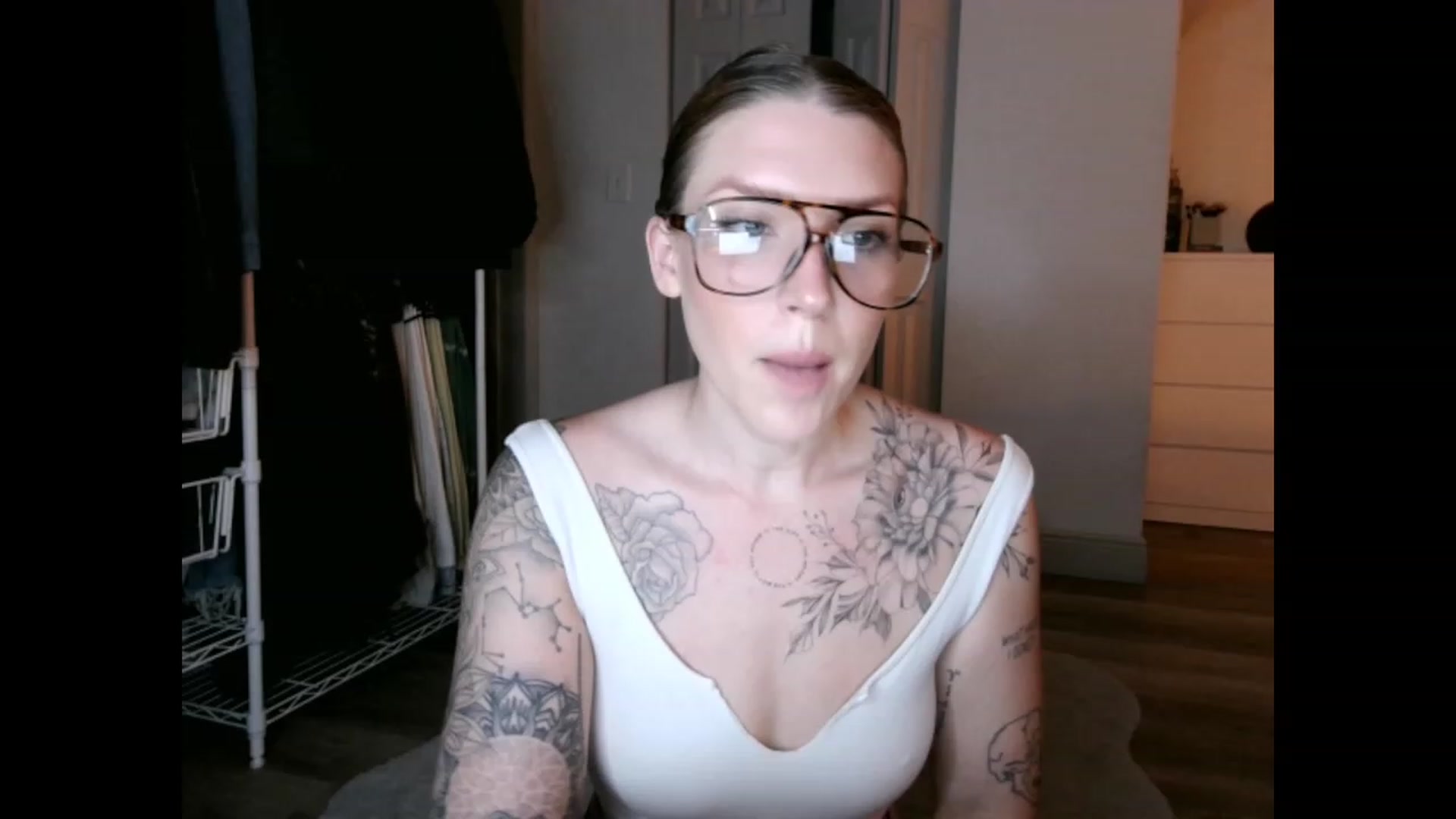 Gallery image thumbnail from the_remedy_'s myfreecams stream on, 02/01/2023, 23:59 image 6 of 20