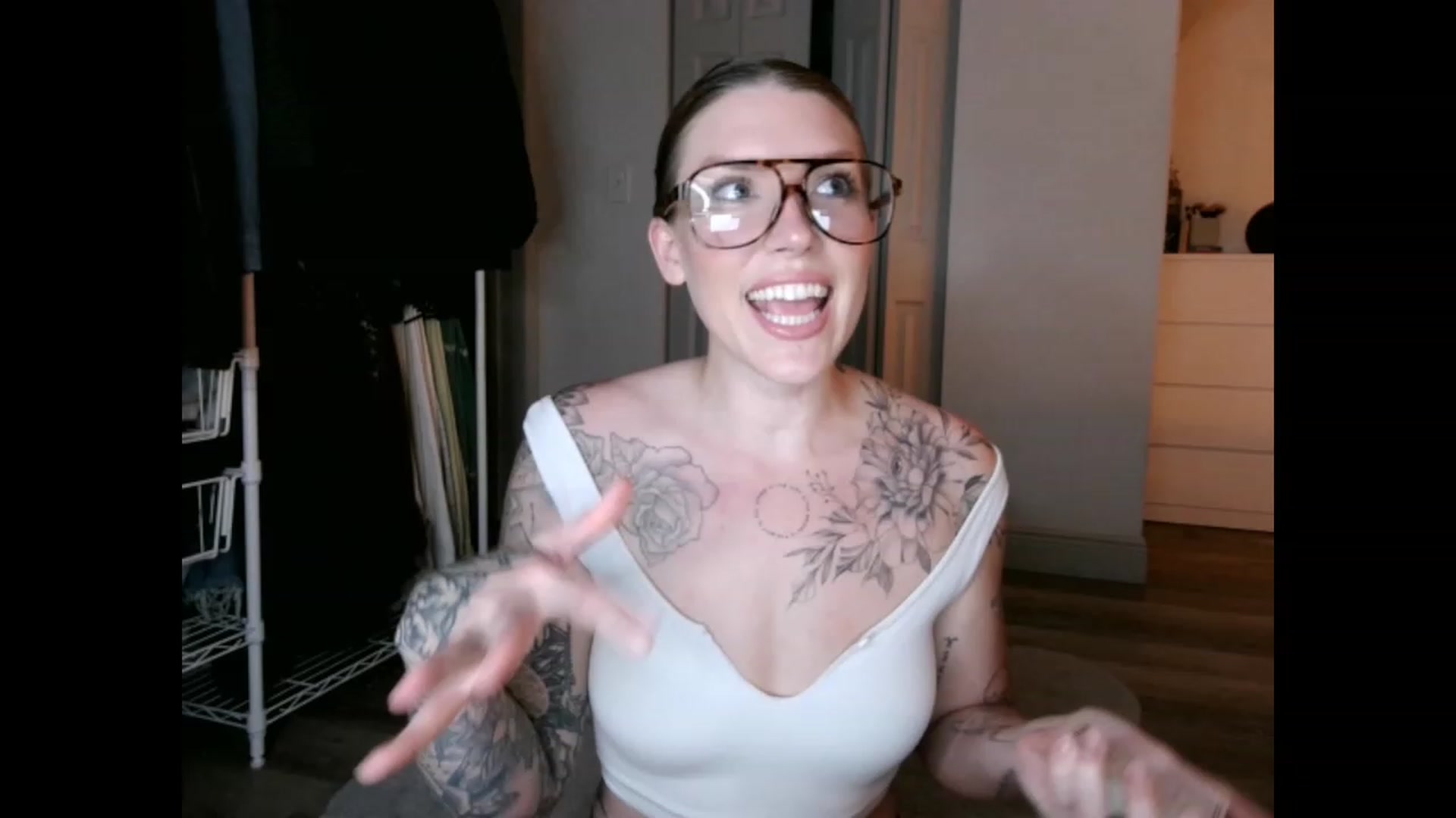 Gallery image thumbnail from the_remedy_'s myfreecams stream on, 02/01/2023, 23:59 image 2 of 20