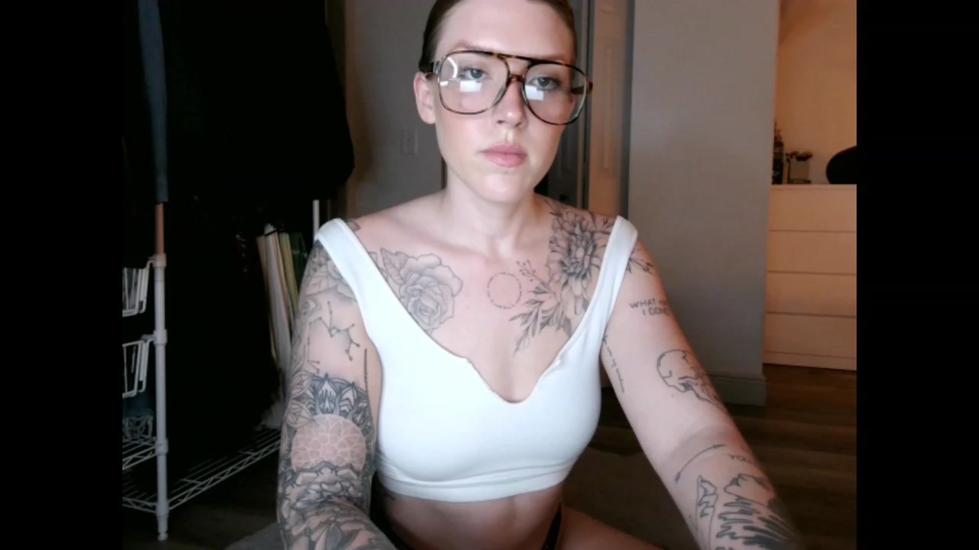 Gallery image thumbnail from the_remedy_'s myfreecams stream on, 02/01/2023, 23:59 image 11 of 20