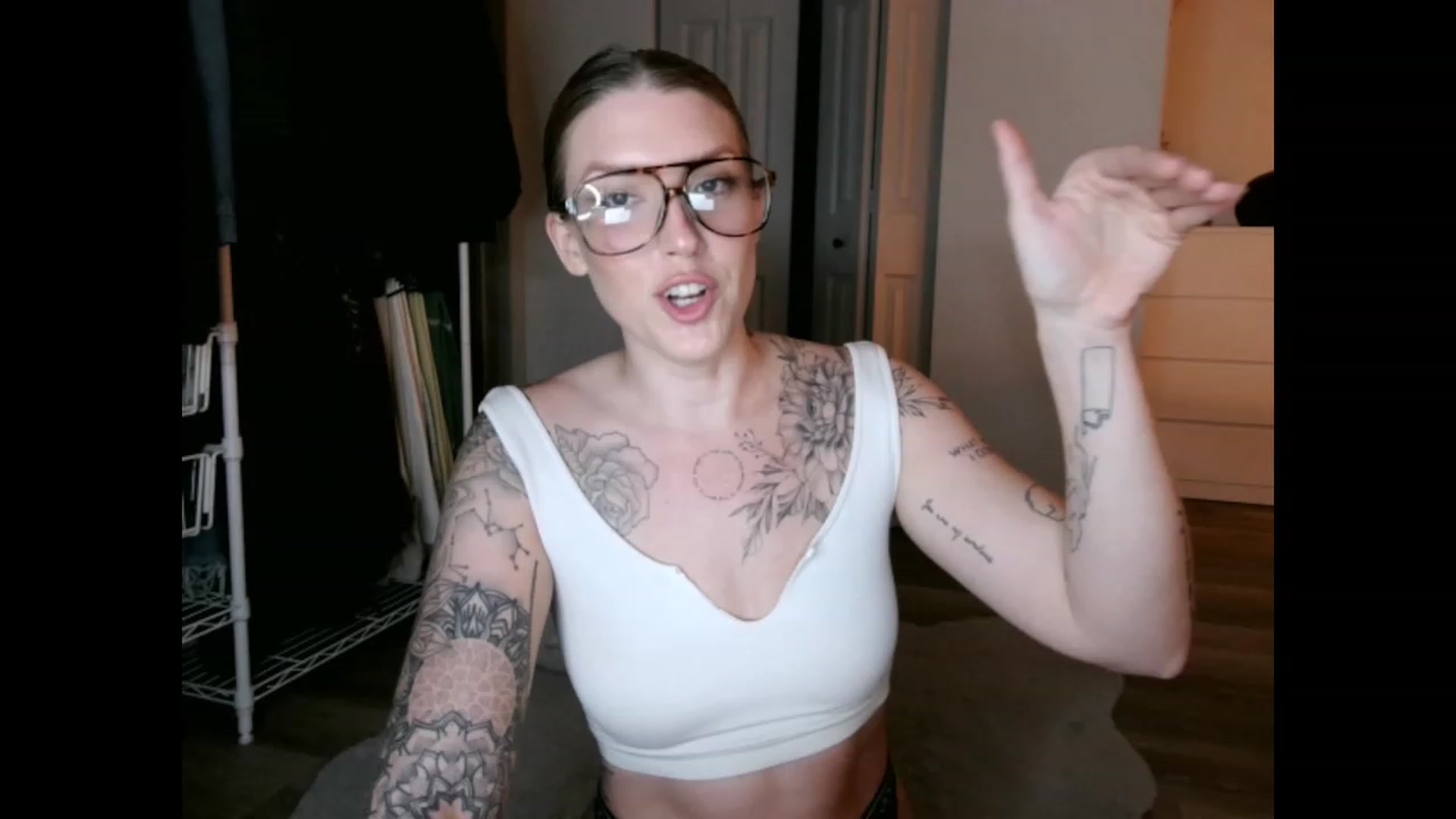 Gallery image thumbnail from the_remedy_'s myfreecams stream on, 02/01/2023, 23:59 image 15 of 20