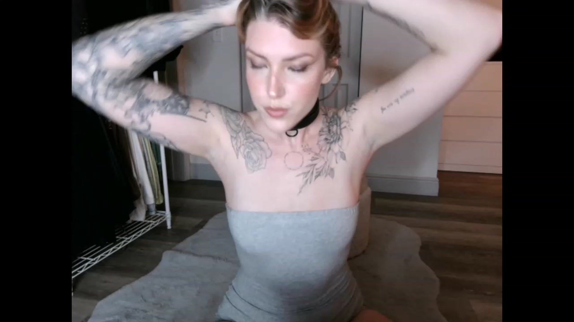 Gallery image thumbnail from the_remedy_'s myfreecams stream on, 02/04/2023, 02:15 image 9 of 20