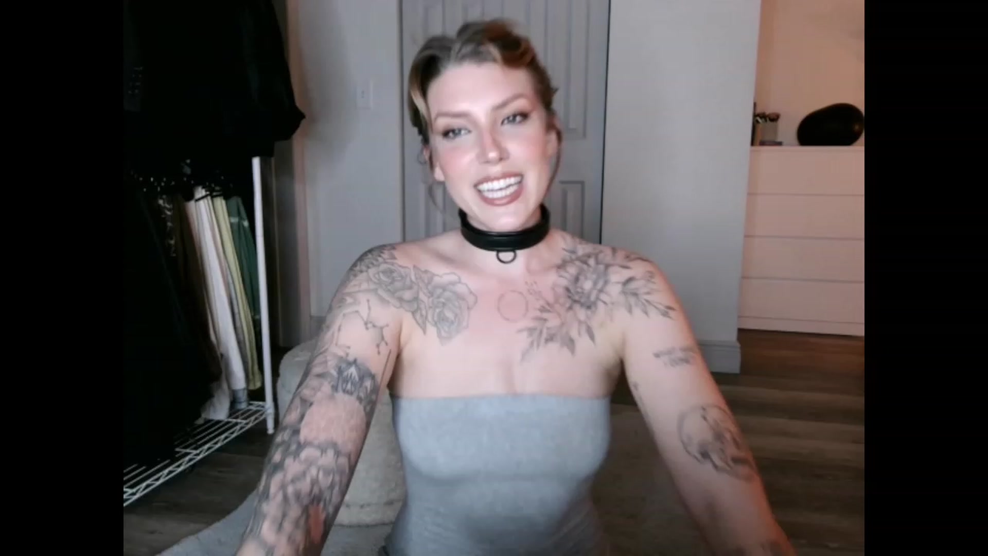 Gallery image thumbnail from the_remedy_'s myfreecams stream on, 02/04/2023, 02:15 image 2 of 20