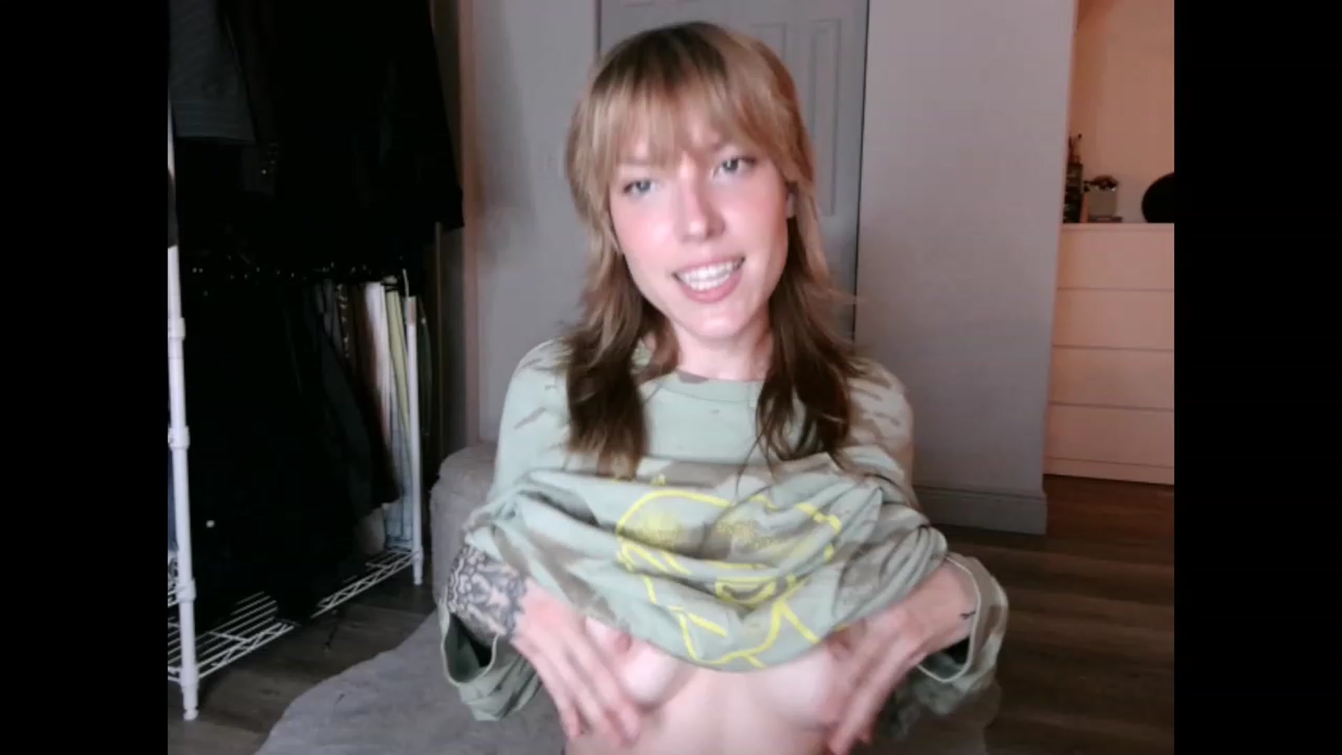 Gallery image thumbnail from the_remedy_'s myfreecams stream on, 02/08/2023, 01:09 image 16 of 20