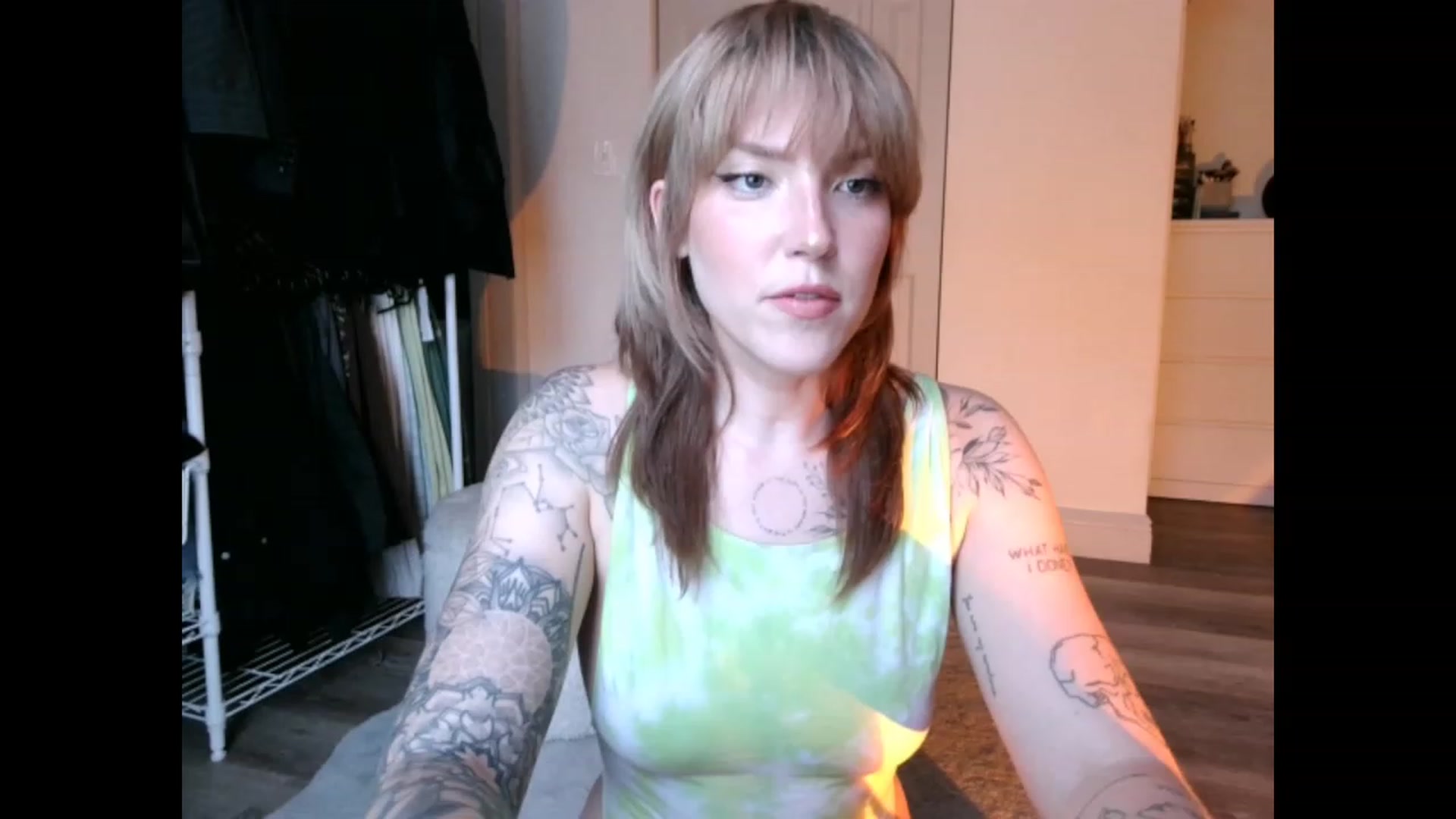 Gallery image thumbnail from the_remedy_'s myfreecams stream on, 02/10/2023, 23:05 image 16 of 20