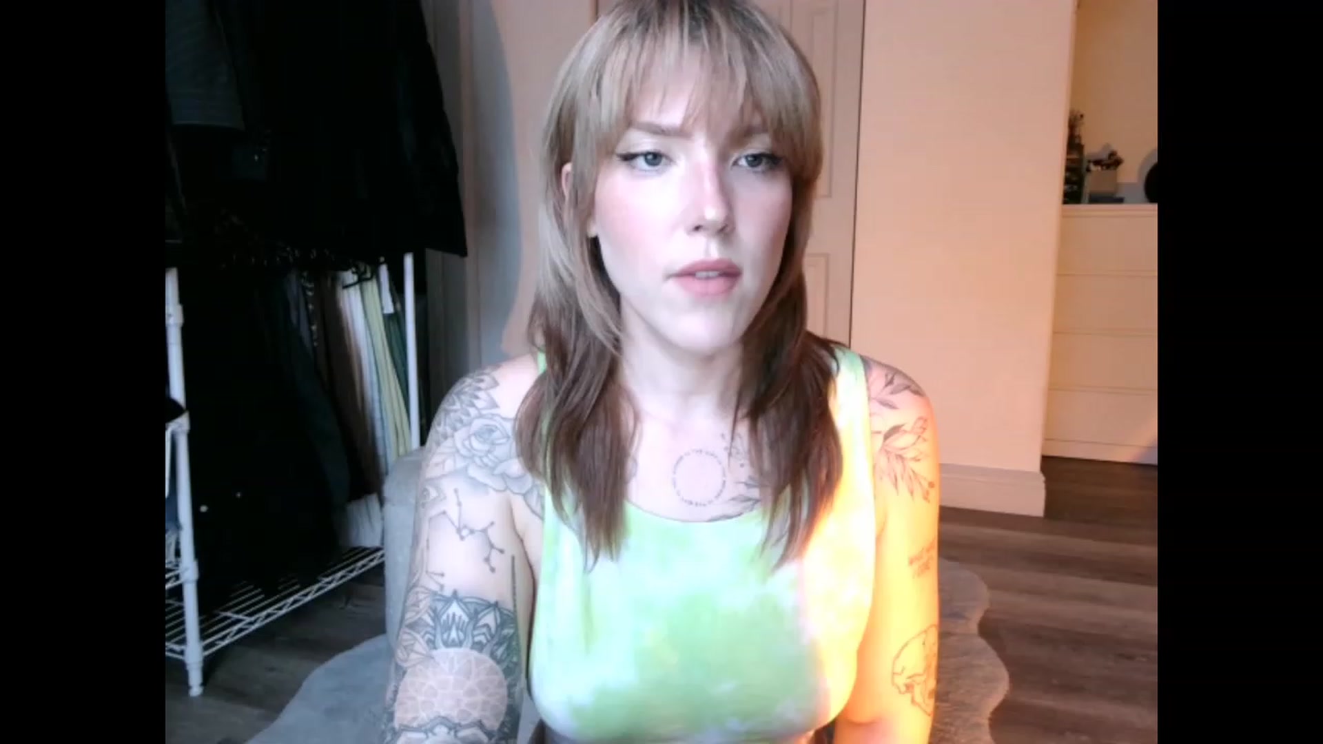Gallery image thumbnail from the_remedy_'s myfreecams stream on, 02/10/2023, 23:05 image 17 of 20