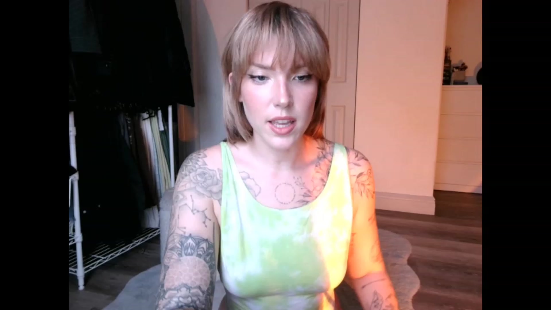 Gallery image thumbnail from the_remedy_'s myfreecams stream on, 02/10/2023, 23:05 image 14 of 20