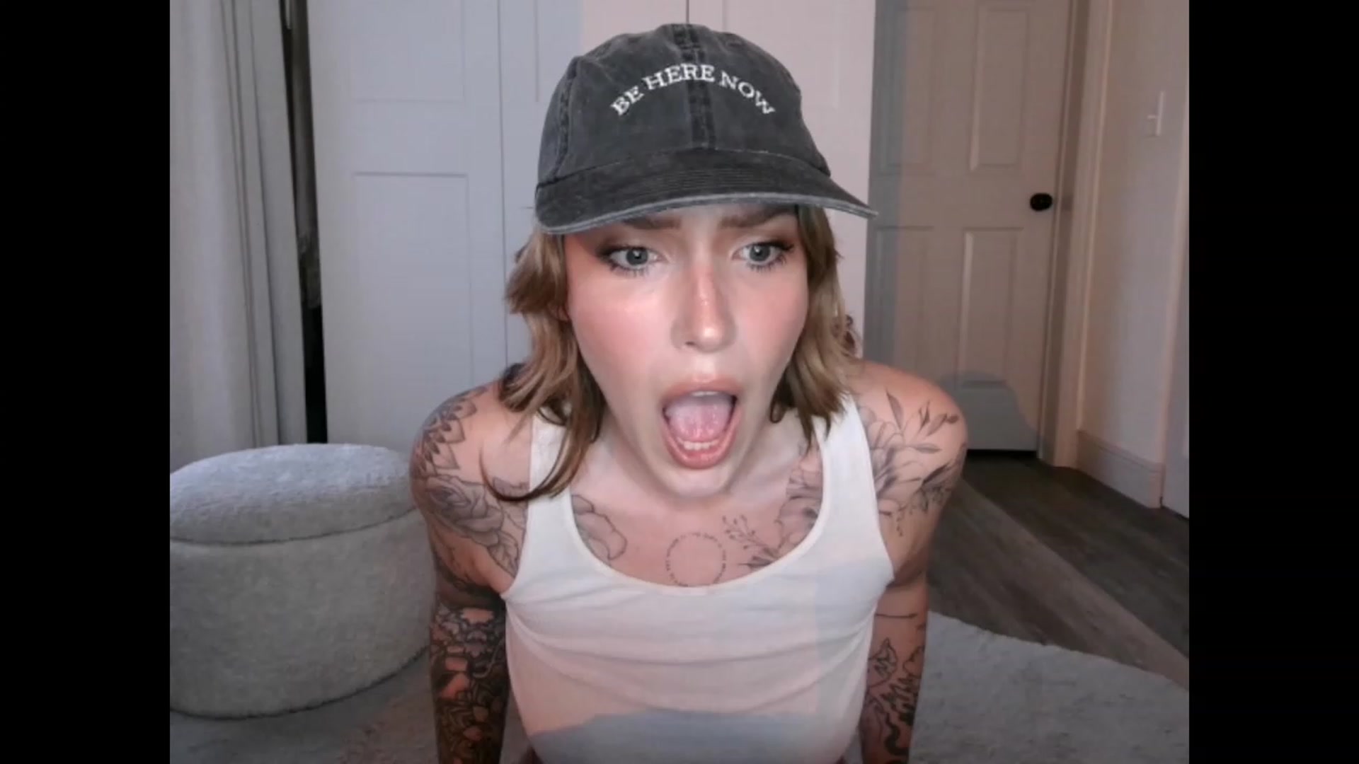 Gallery image thumbnail from the_remedy_'s myfreecams stream on, 02/18/2023, 23:41 image 10 of 20