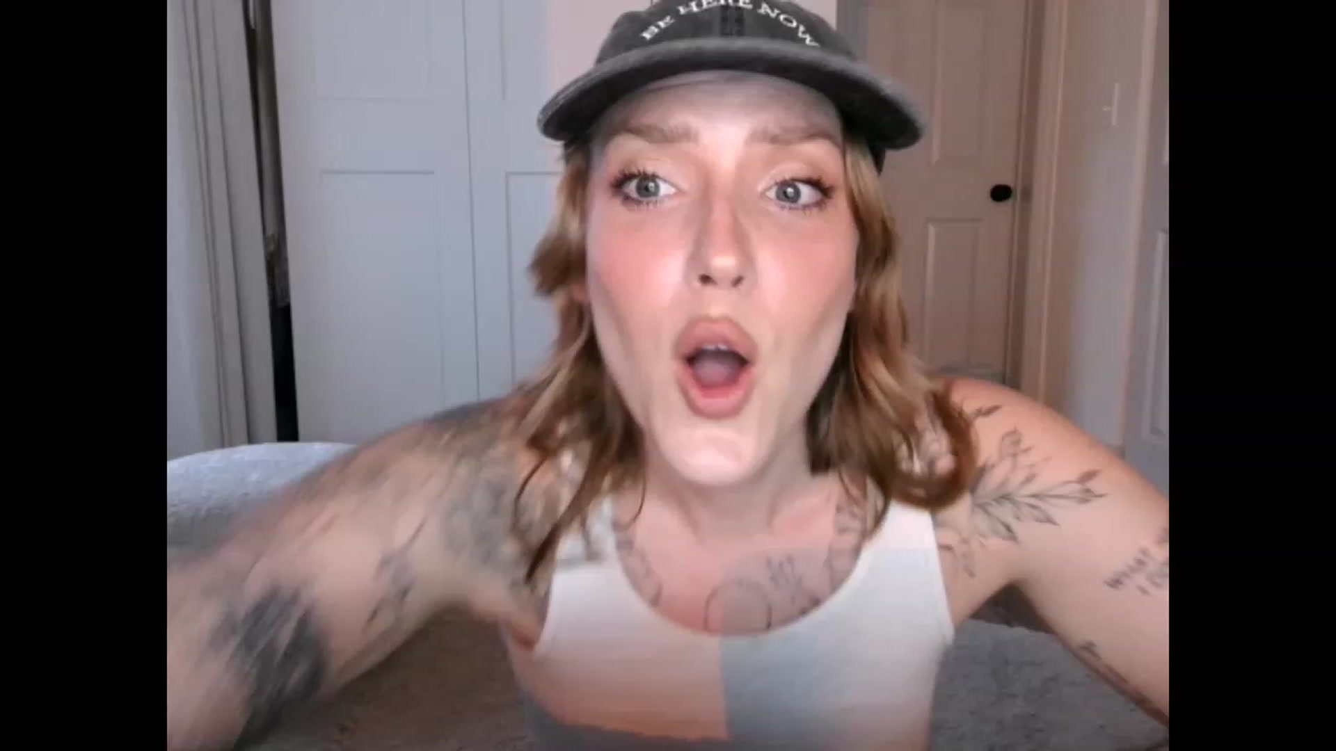 Gallery image thumbnail from the_remedy_'s myfreecams stream on, 02/18/2023, 23:41 image 8 of 20