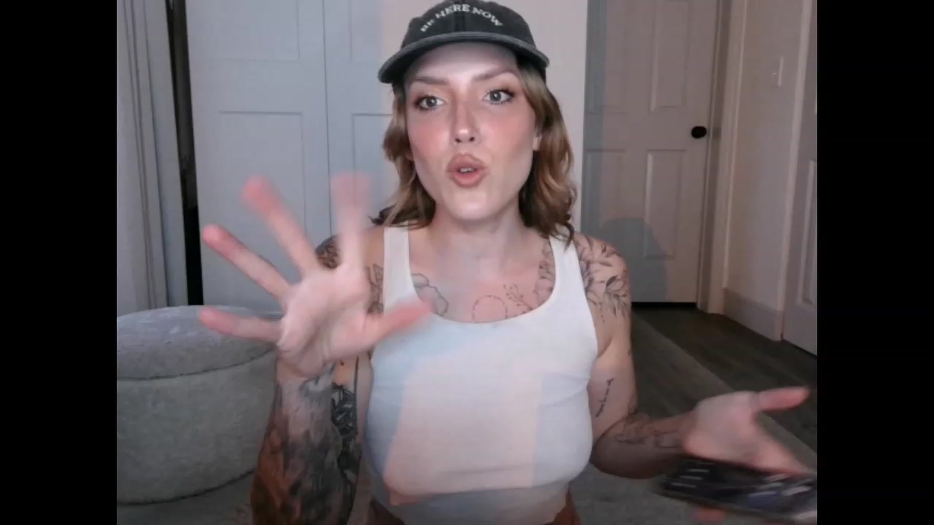 Gallery image thumbnail from the_remedy_'s myfreecams stream on, 02/18/2023, 23:41 image 13 of 20