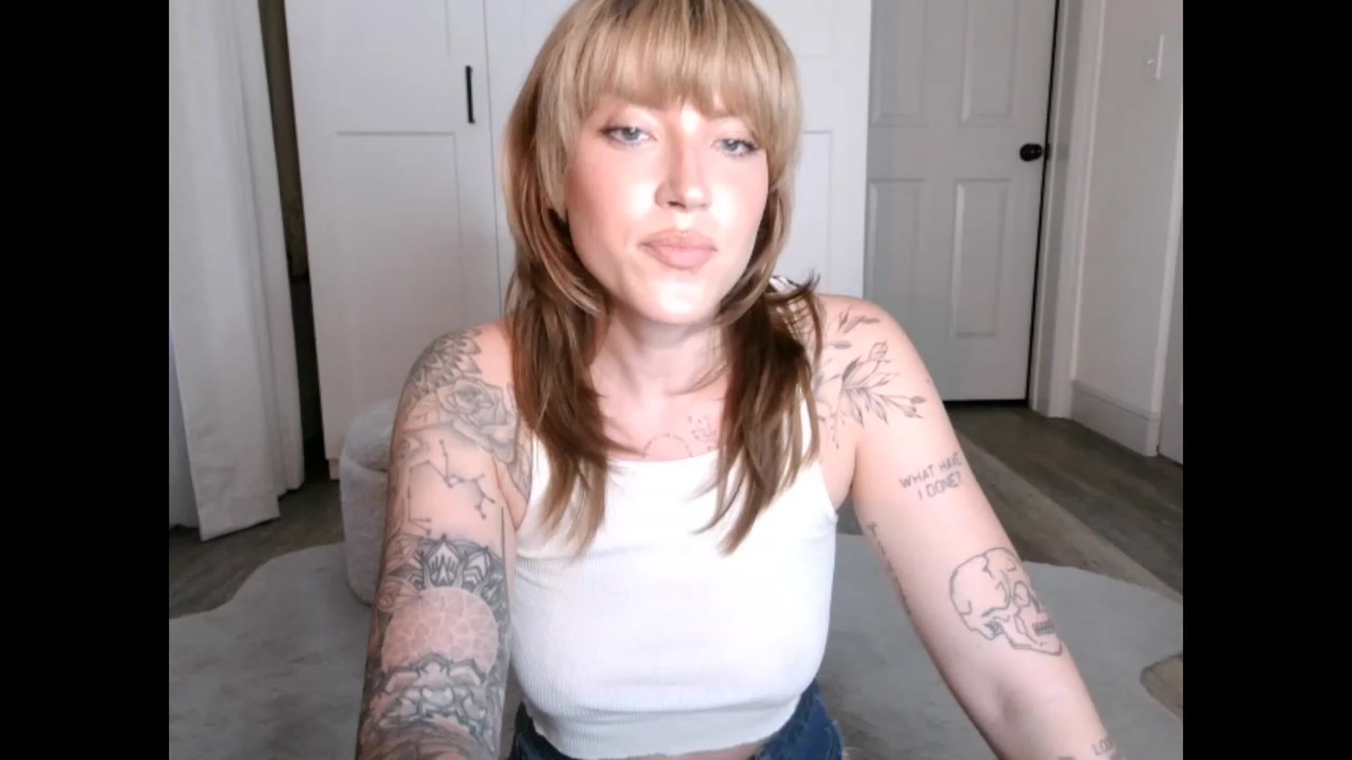 Gallery image thumbnail from the_remedy_'s myfreecams stream on, 02/24/2023, 23:38 image 15 of 20