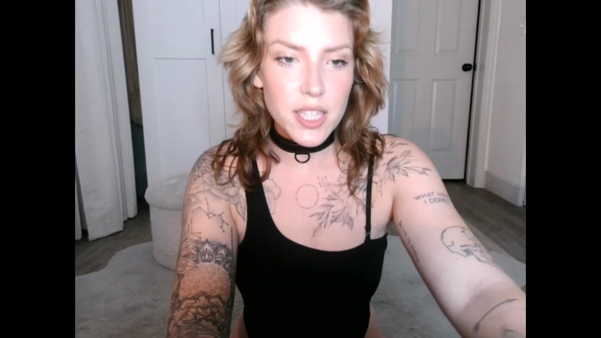 Gallery image thumbnail from the_remedy_'s myfreecams stream on, 03/01/2023, 24:08 image 11 of 20
