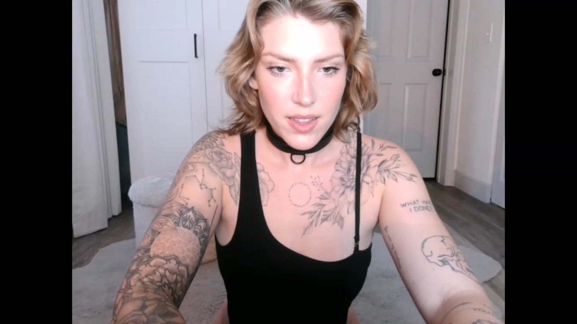 Gallery image thumbnail from the_remedy_'s myfreecams stream on, 03/01/2023, 24:08 image 8 of 20