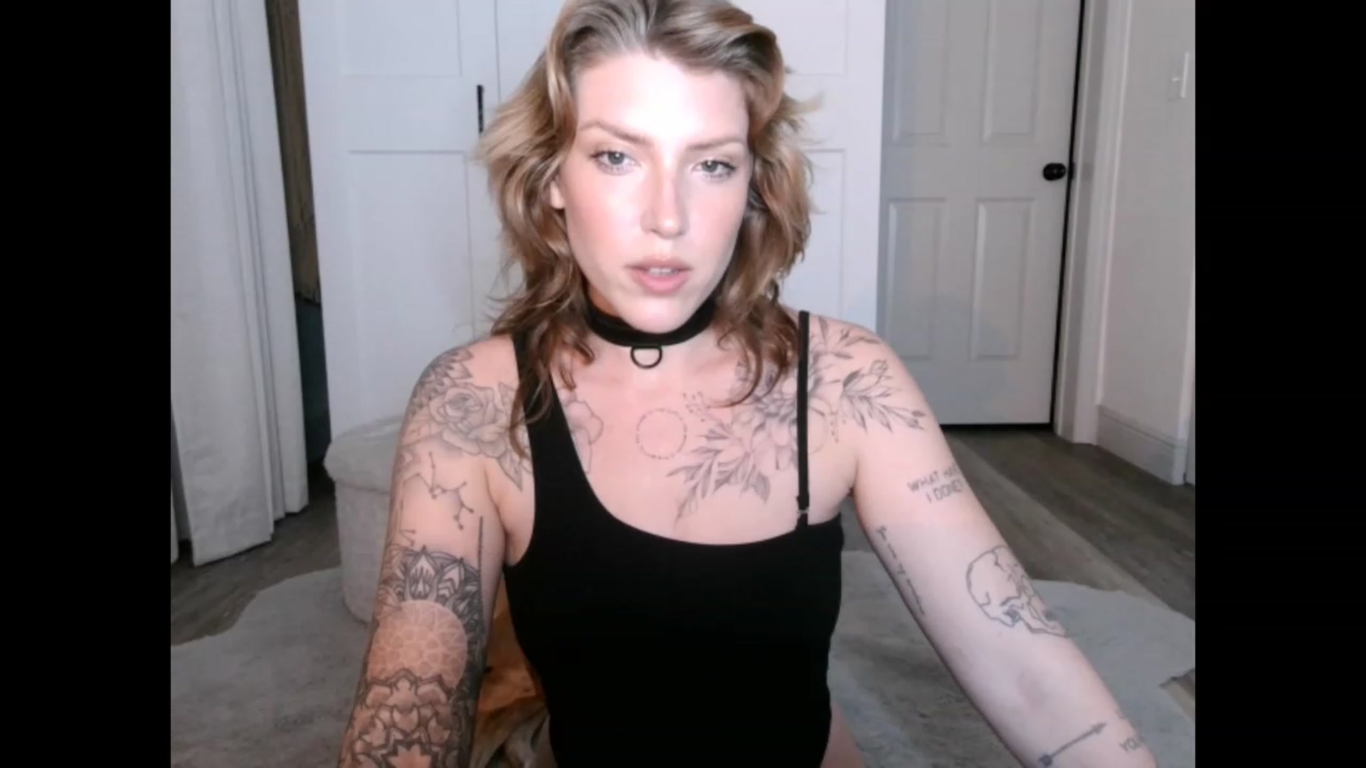 Gallery image thumbnail from the_remedy_'s myfreecams stream on, 03/01/2023, 24:08 image 13 of 20