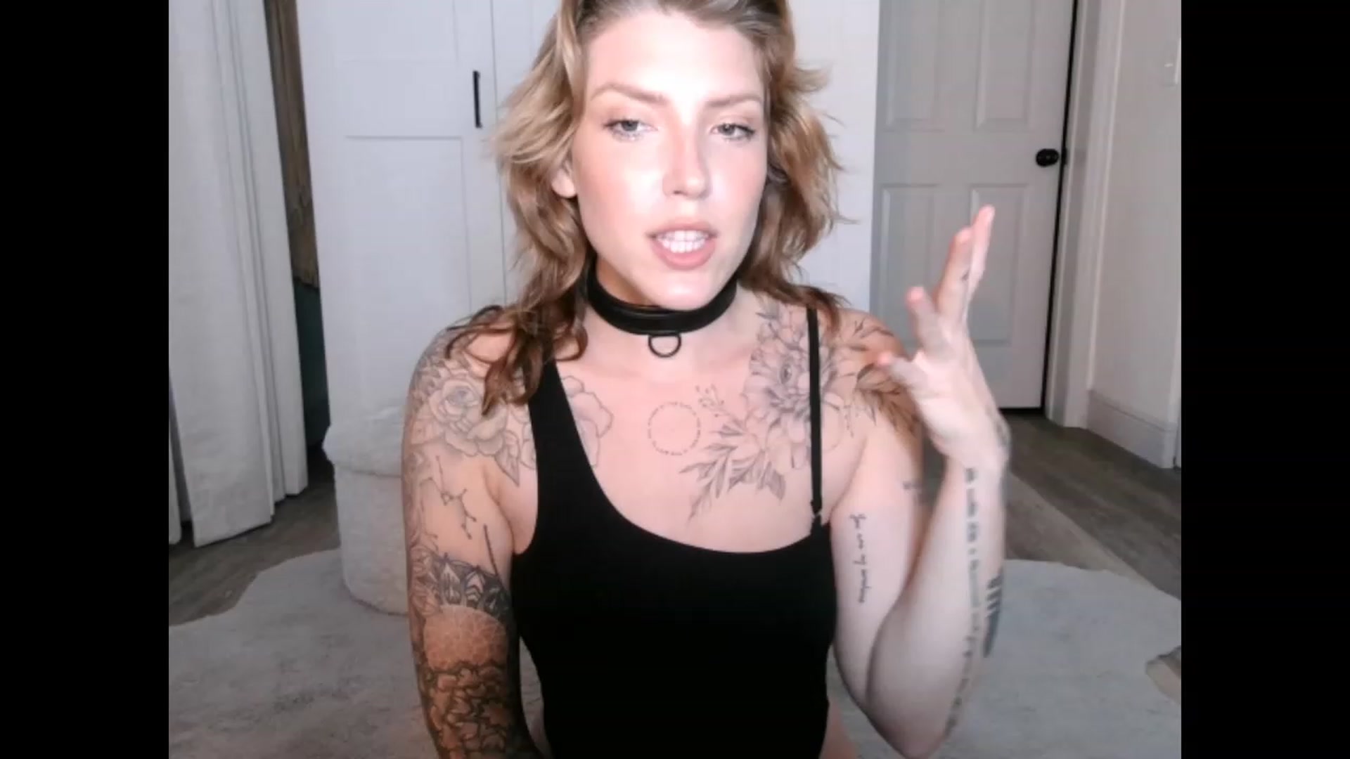 Gallery image thumbnail from the_remedy_'s myfreecams stream on, 03/01/2023, 24:08 image 10 of 20