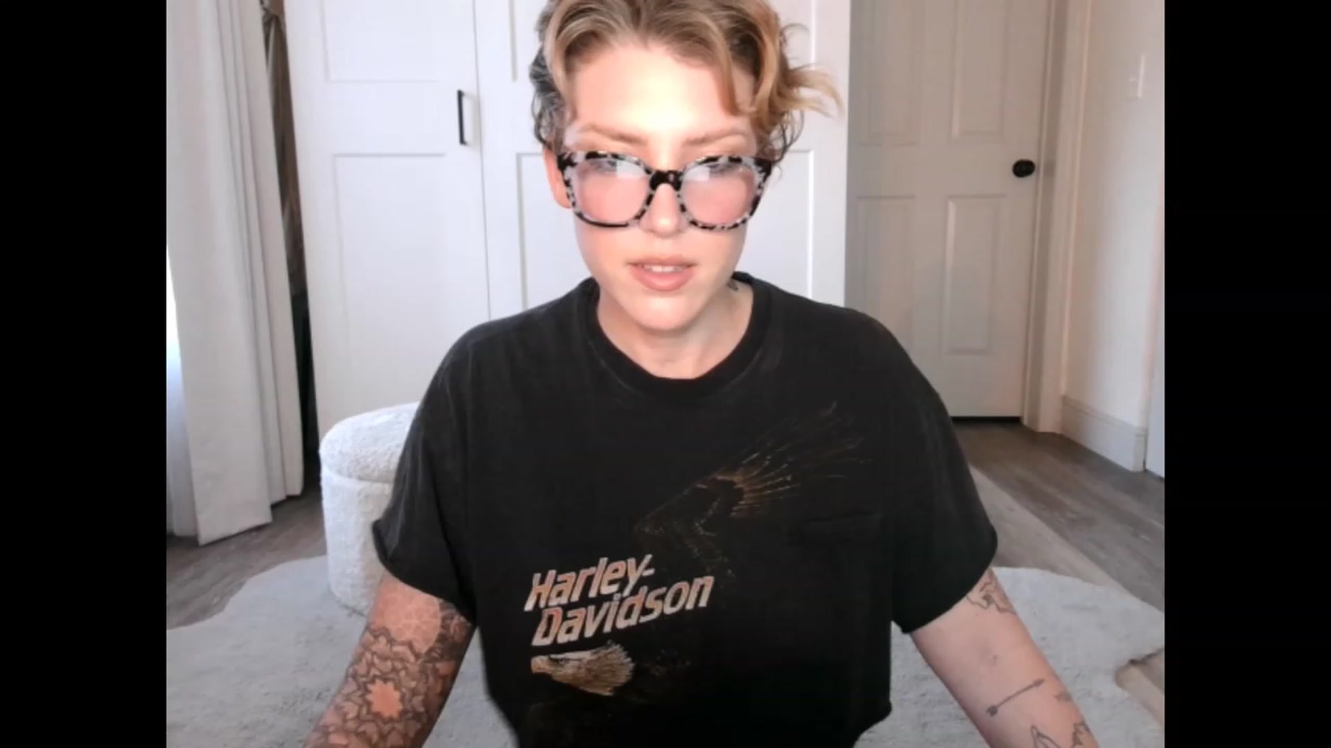 Gallery image thumbnail from the_remedy_'s myfreecams stream on, 03/01/2023, 22:59 image 17 of 20