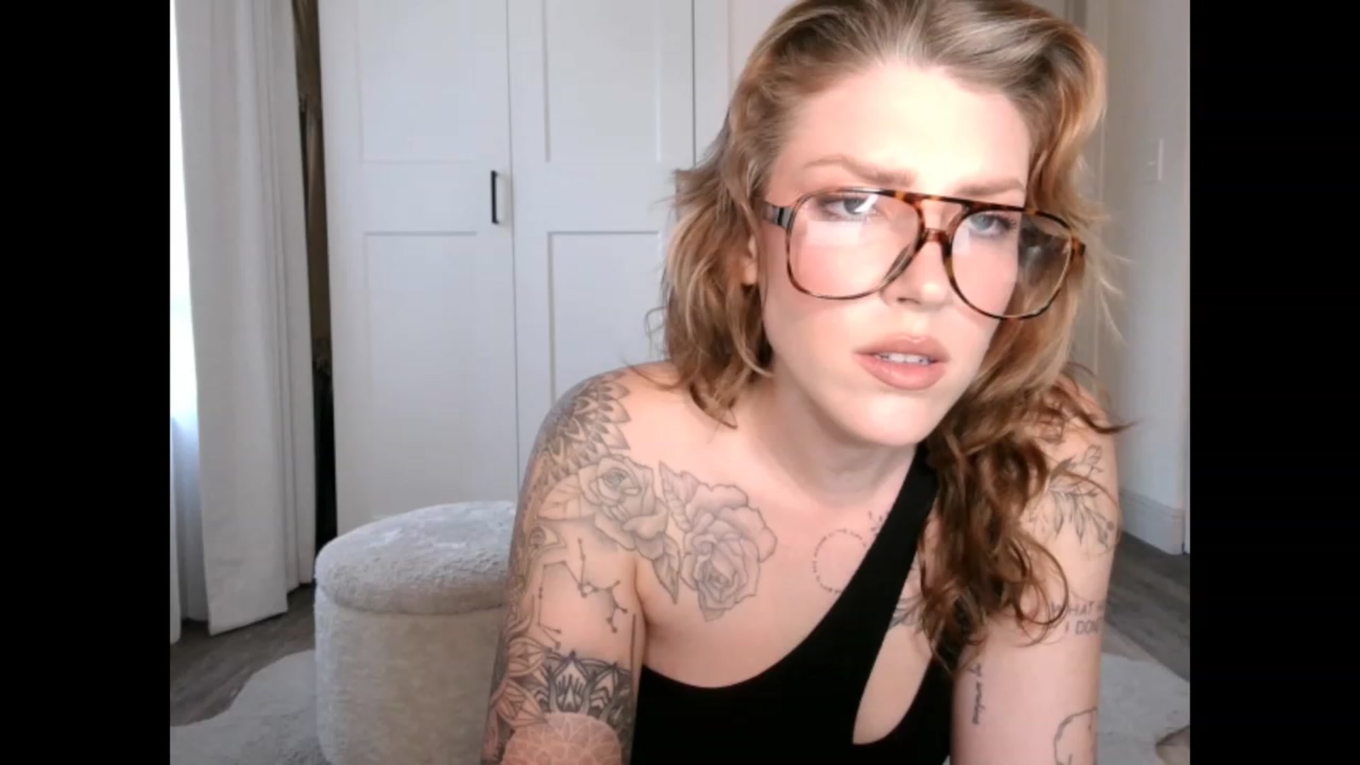 Gallery image thumbnail from the_remedy_'s myfreecams stream on, 03/06/2023, 23:41 image 5 of 20