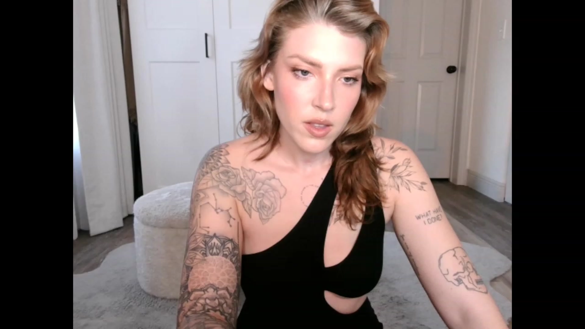 Gallery image thumbnail from the_remedy_'s myfreecams stream on, 03/06/2023, 23:41 image 9 of 20