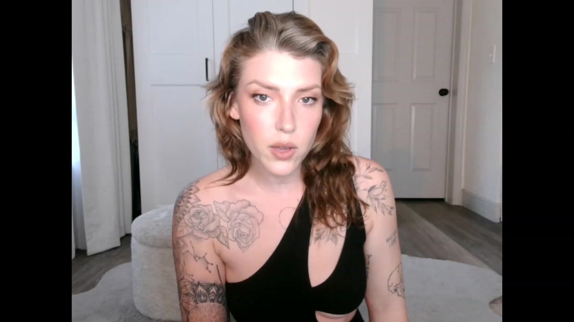 Gallery image thumbnail from the_remedy_'s myfreecams stream on, 03/06/2023, 23:41 image 13 of 20