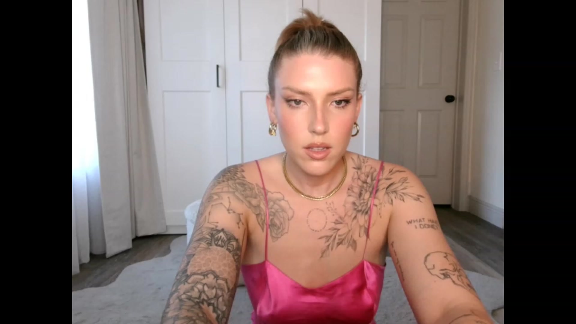 Gallery image thumbnail from the_remedy_'s myfreecams stream on, 03/15/2023, 22:35 image 8 of 20