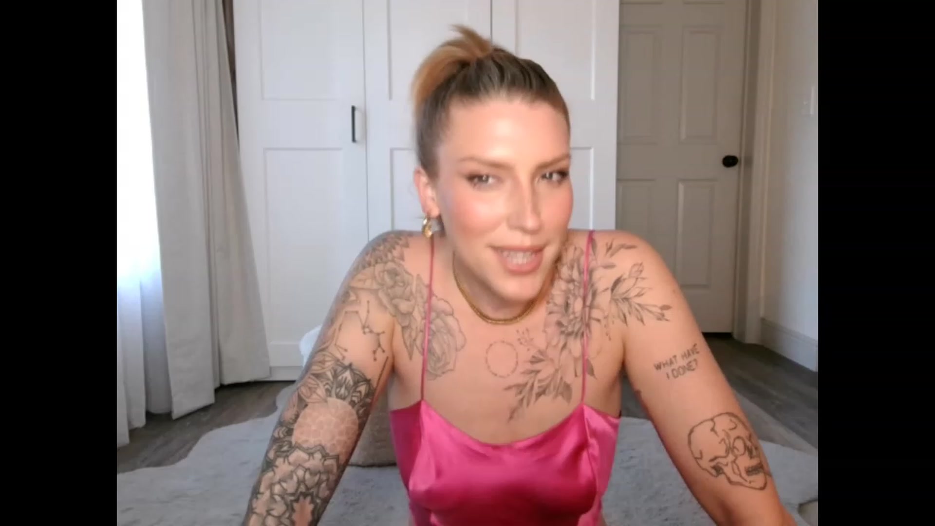 Gallery image thumbnail from the_remedy_'s myfreecams stream on, 03/15/2023, 22:35 image 7 of 20
