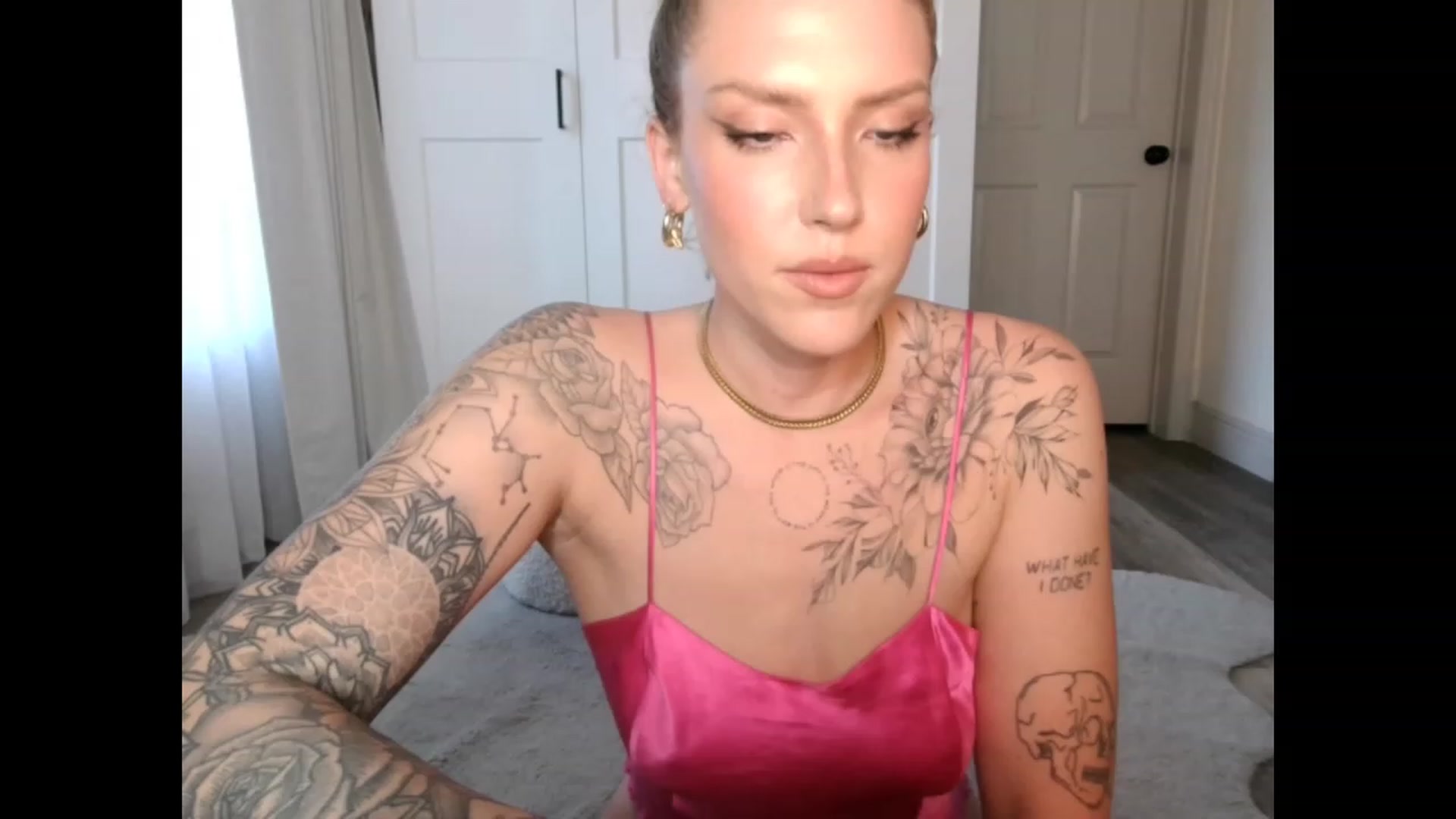 Gallery image thumbnail from the_remedy_'s myfreecams stream on, 03/15/2023, 22:35 image 18 of 20