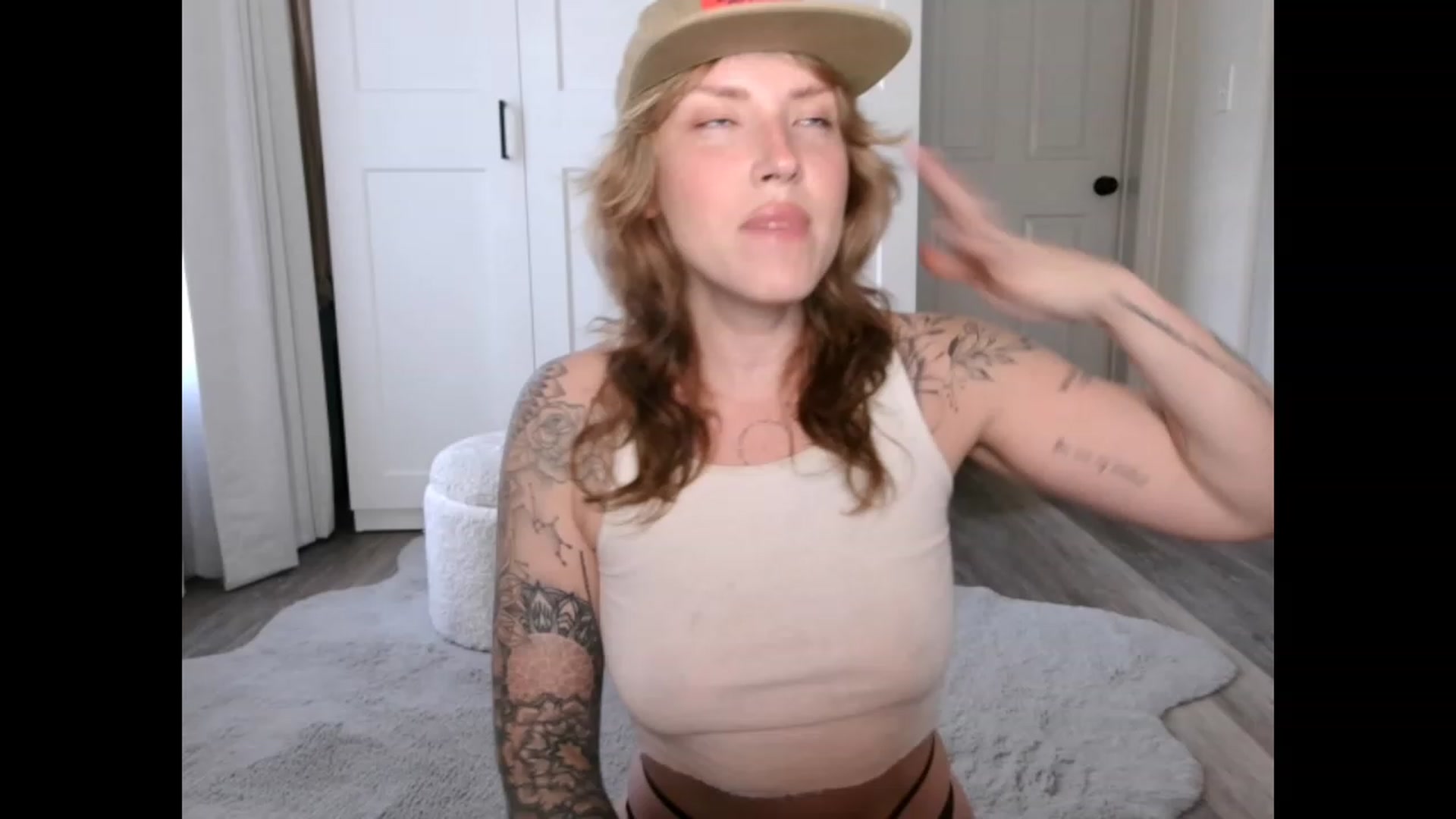 Gallery image thumbnail from the_remedy_'s myfreecams stream on, 03/17/2023, 22:09 image 1 of 20