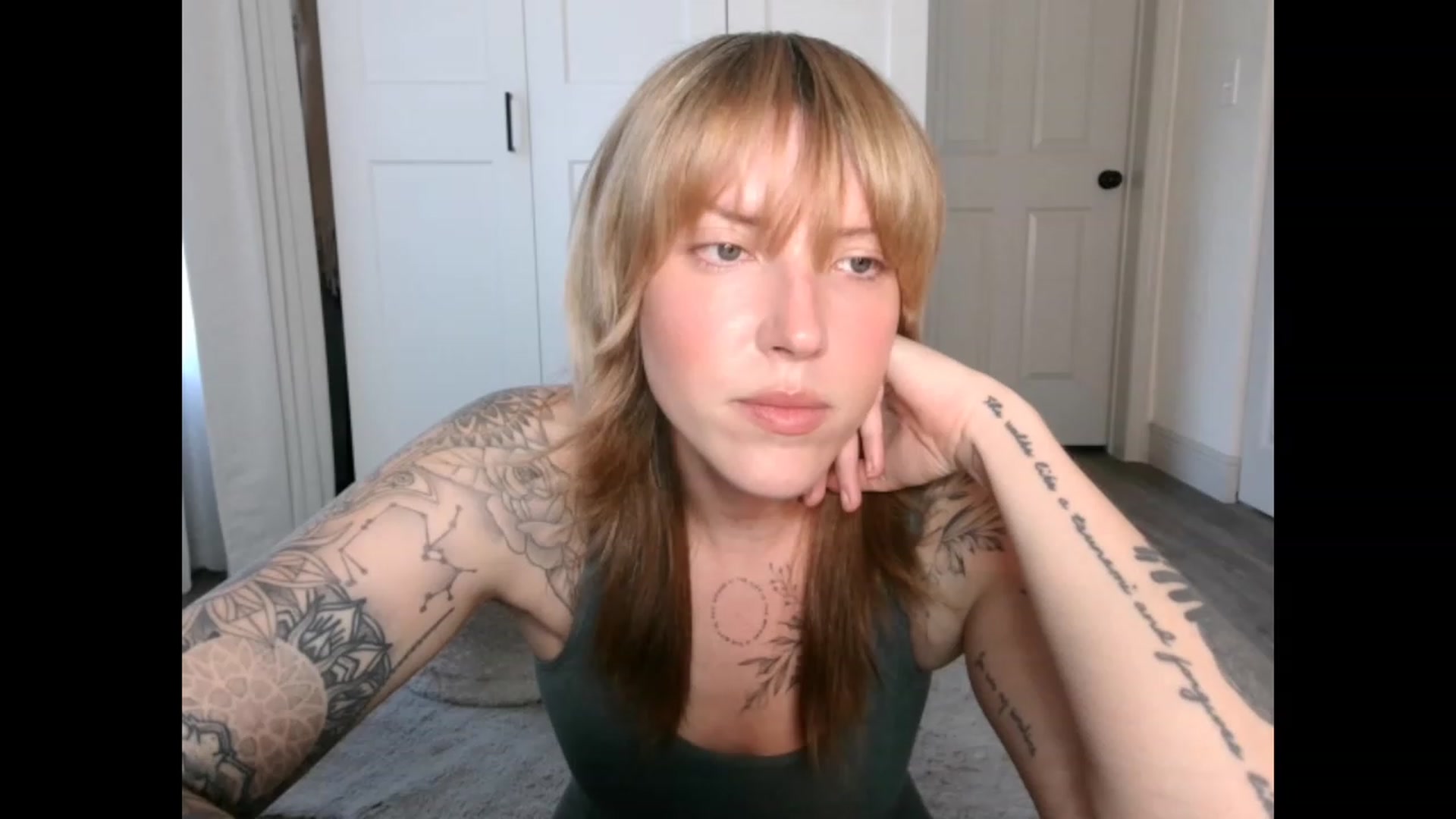Gallery image thumbnail from the_remedy_'s myfreecams stream on, 03/21/2023, 22:41 image 20 of 20