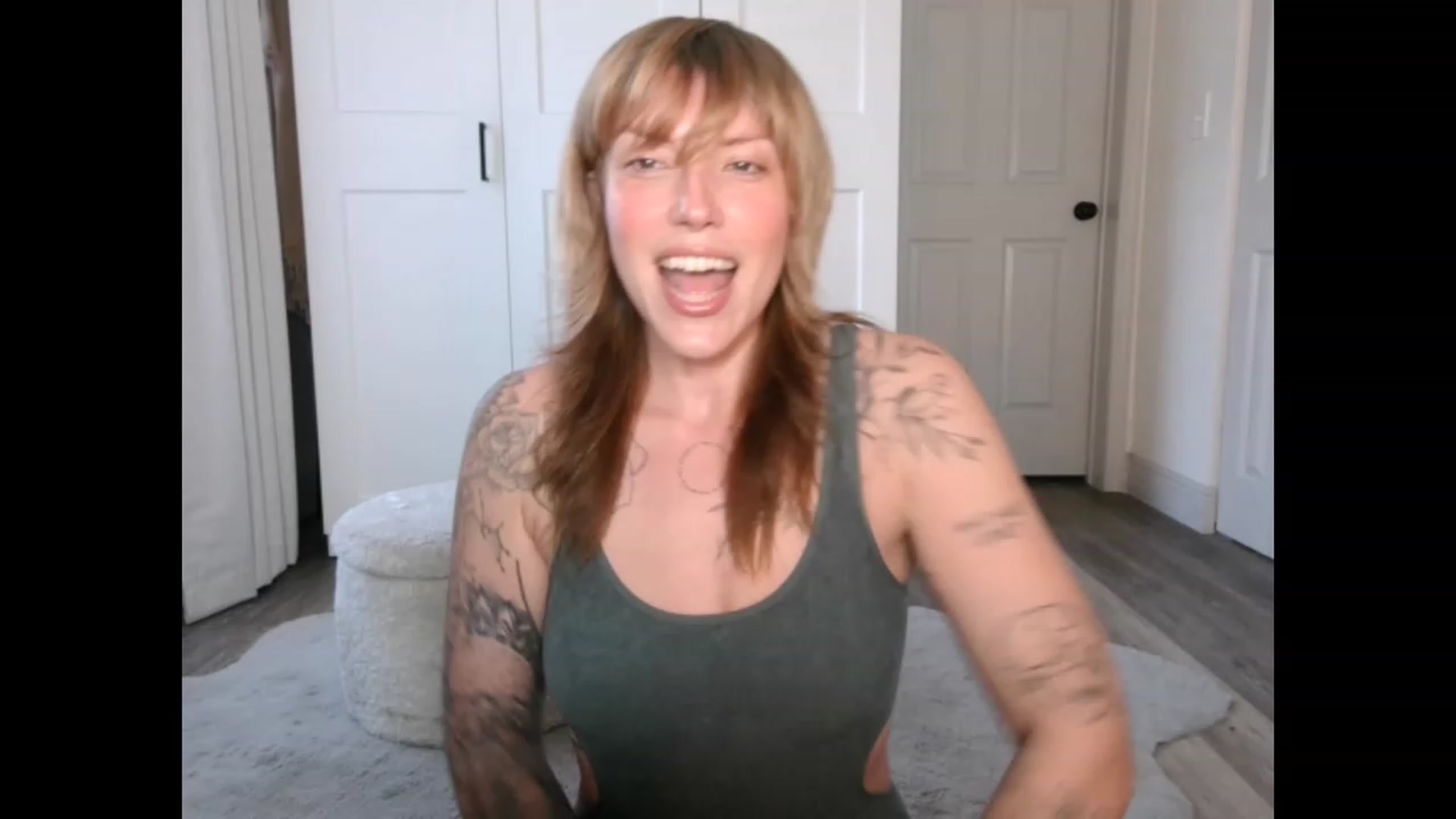 Gallery image thumbnail from the_remedy_'s myfreecams stream on, 03/21/2023, 22:41 image 3 of 20