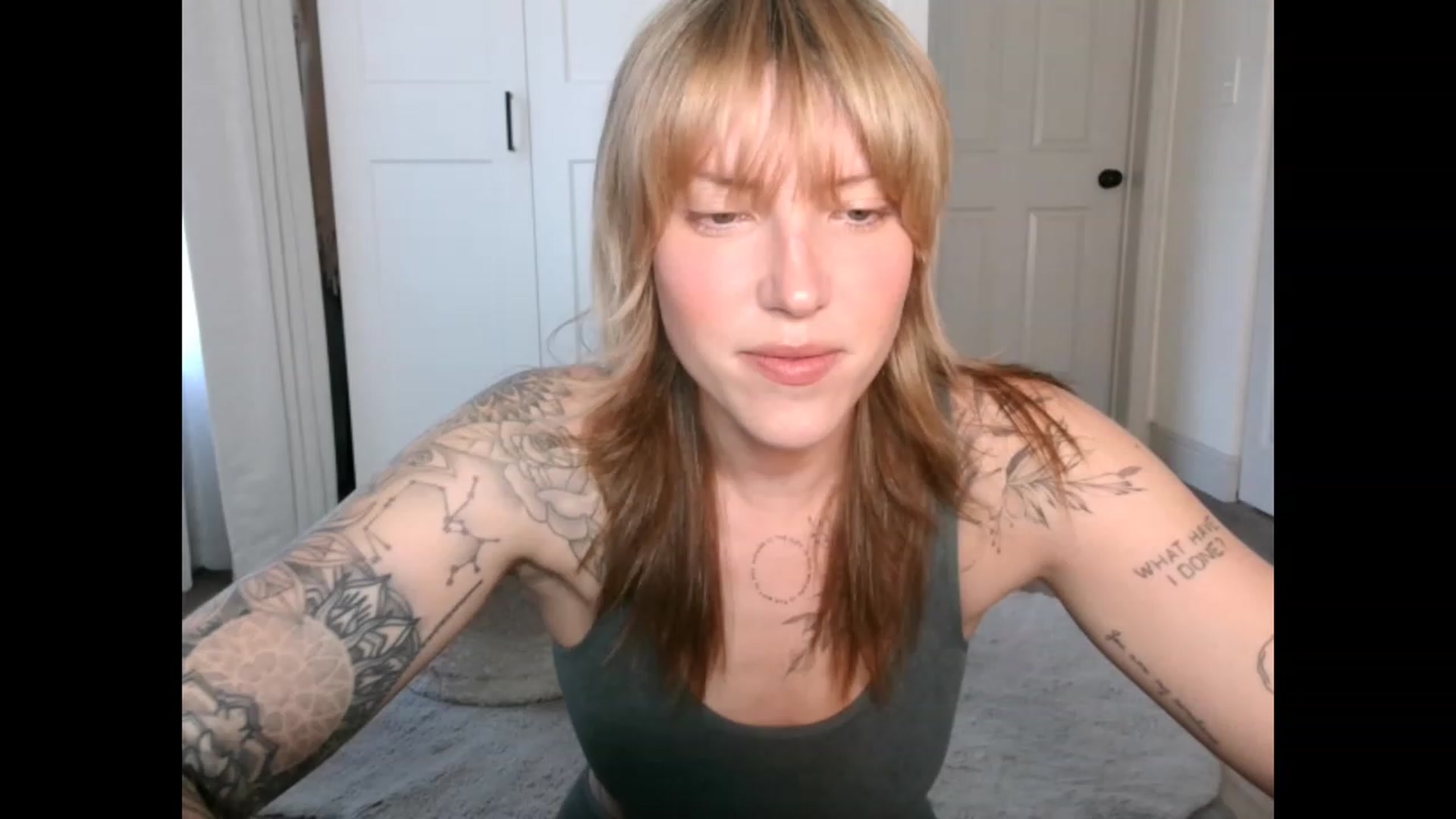Gallery image thumbnail from the_remedy_'s myfreecams stream on, 03/21/2023, 22:41 image 19 of 20