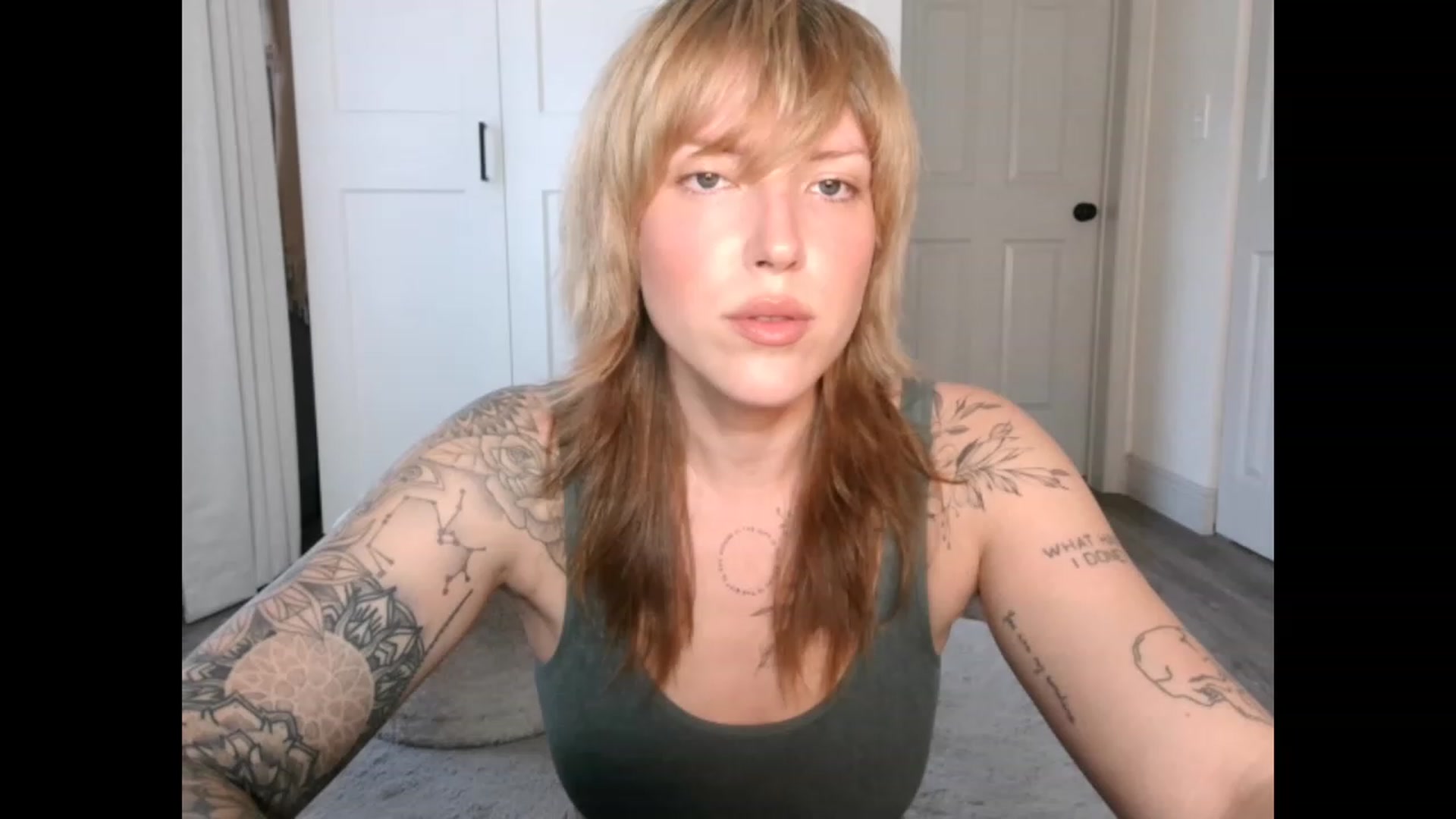 Gallery image thumbnail from the_remedy_'s myfreecams stream on, 03/21/2023, 22:41 image 7 of 20