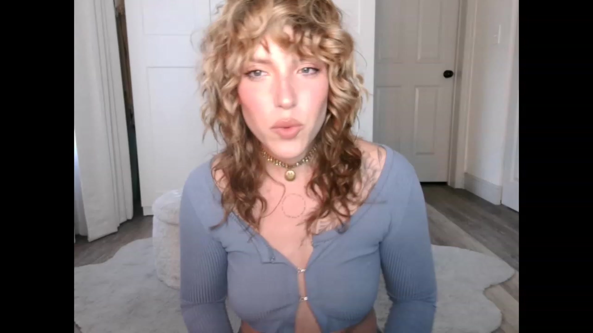 Gallery image thumbnail from the_remedy_'s myfreecams stream on, 03/22/2023, 23:06 image 1 of 20
