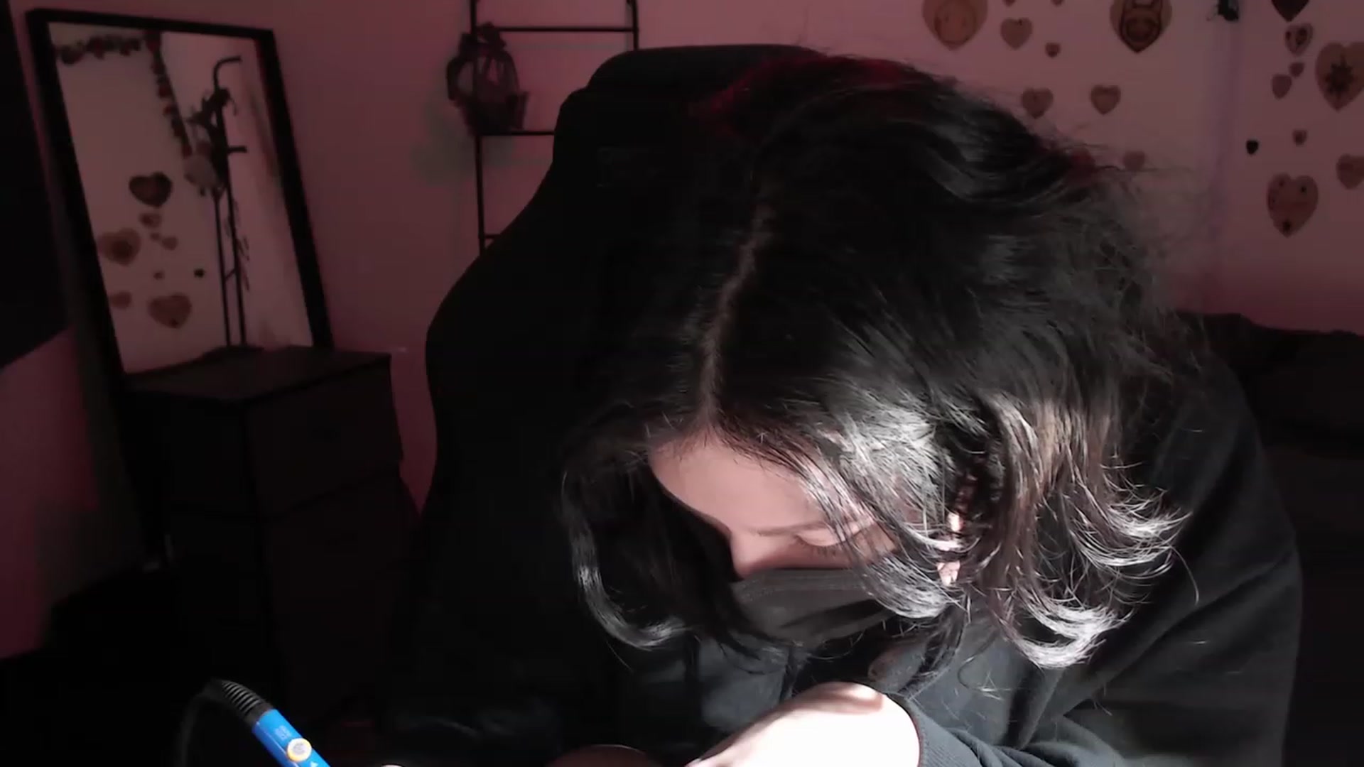 Gallery image thumbnail from the_room's myfreecams stream on, 07/19/2023, 24:56 image 4 of 20