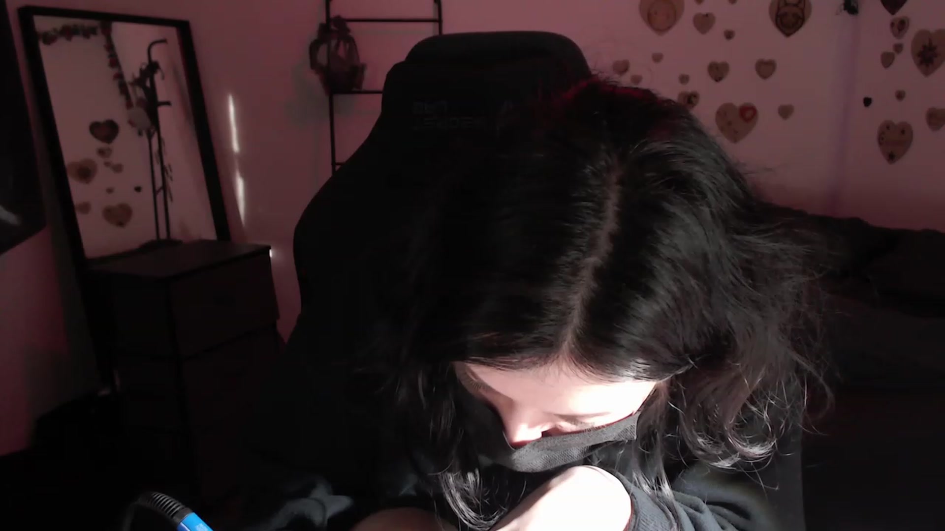 Gallery image thumbnail from the_room's myfreecams stream on, 07/19/2023, 24:56 image 6 of 20