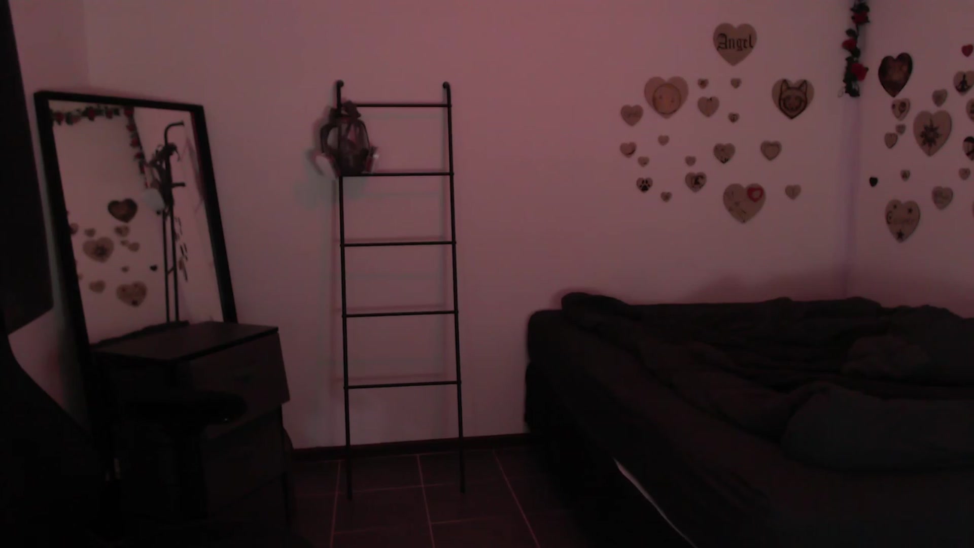 Gallery image thumbnail from the_room's myfreecams stream on, 07/19/2023, 01:39 image 16 of 20