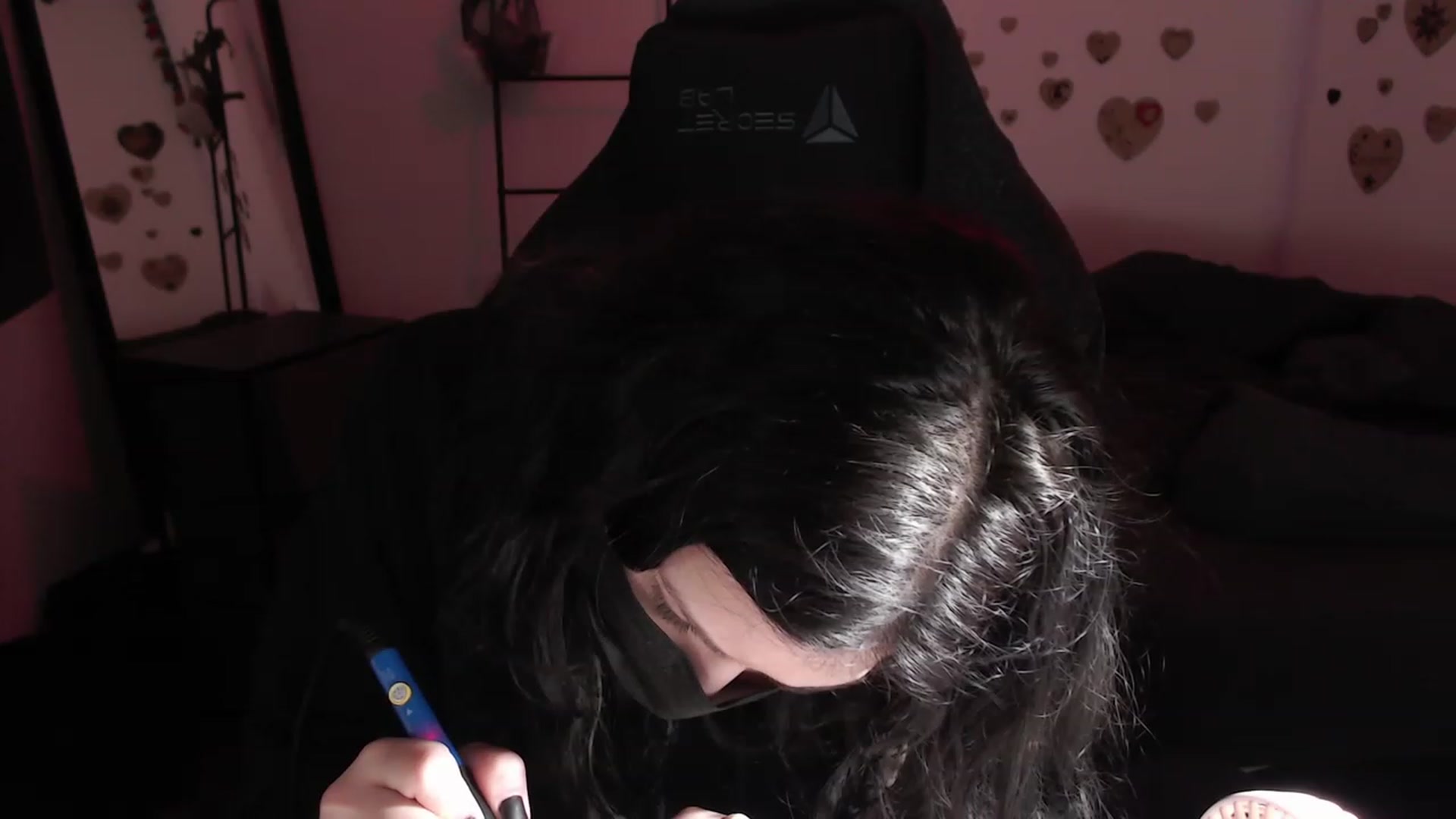 Gallery image thumbnail from the_room's myfreecams stream on, 07/19/2023, 01:39 image 14 of 20