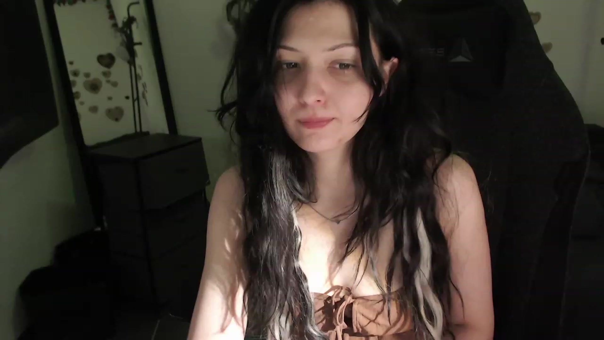 Gallery image thumbnail from the_room's myfreecams stream on, 07/19/2023, 05:47 image 15 of 20