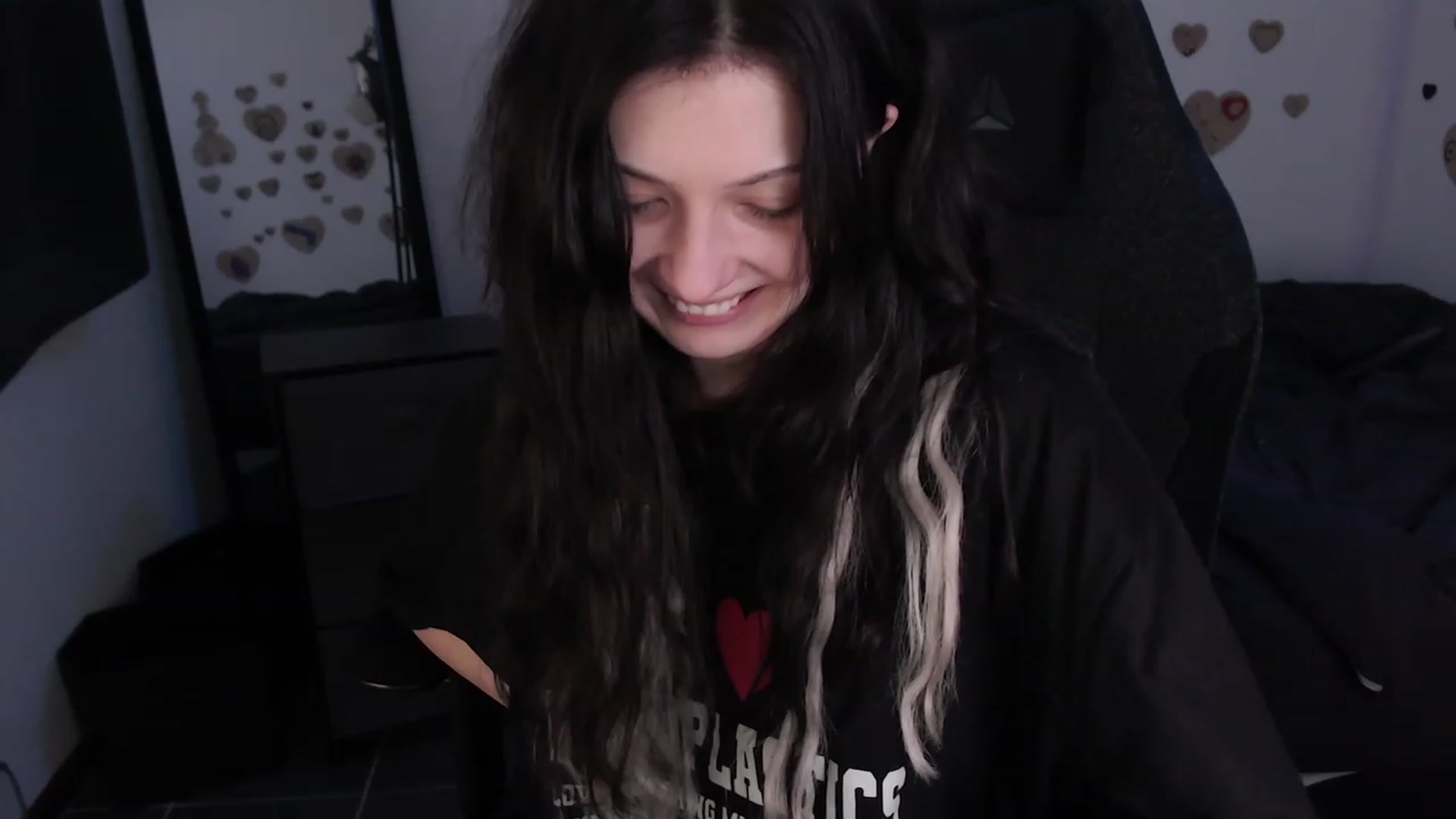 Gallery image thumbnail from the_room's myfreecams stream on, 07/20/2023, 07:28 image 20 of 20