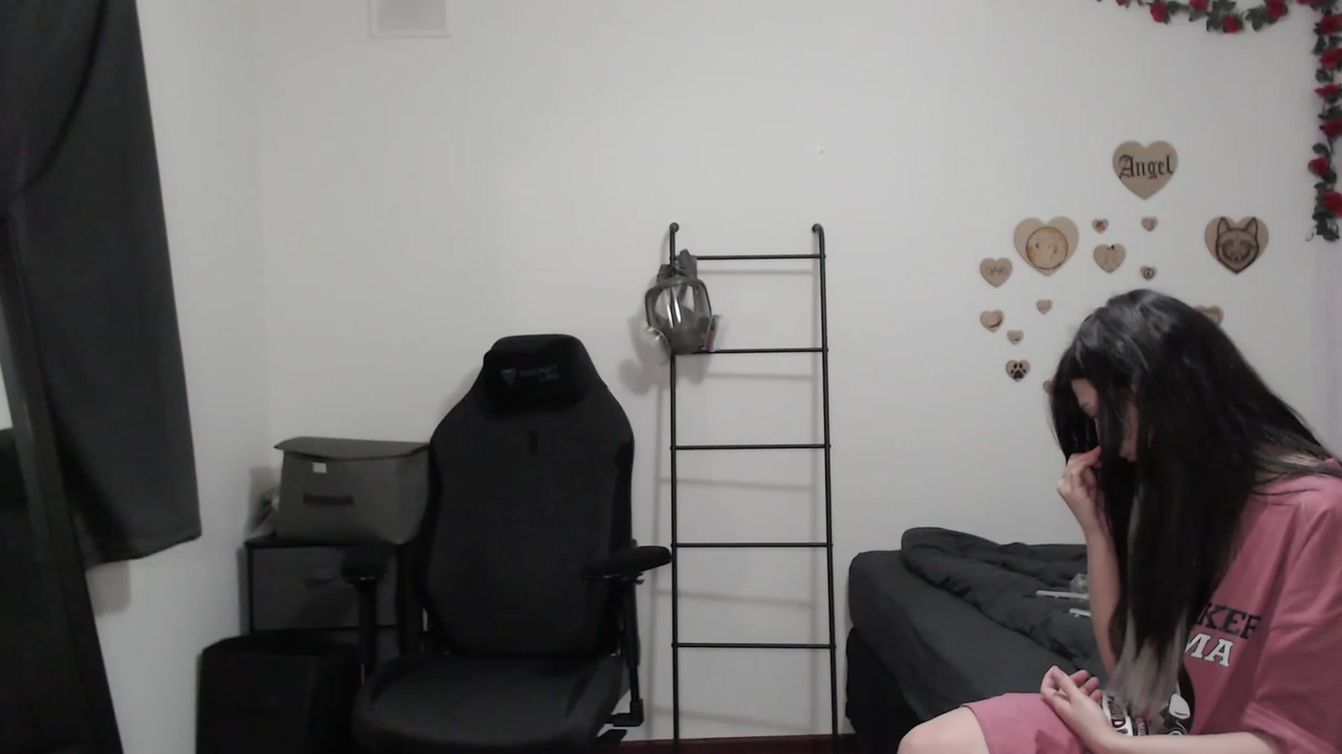 Gallery image thumbnail from the_room's myfreecams stream on, 07/21/2023, 01:59 image 20 of 20