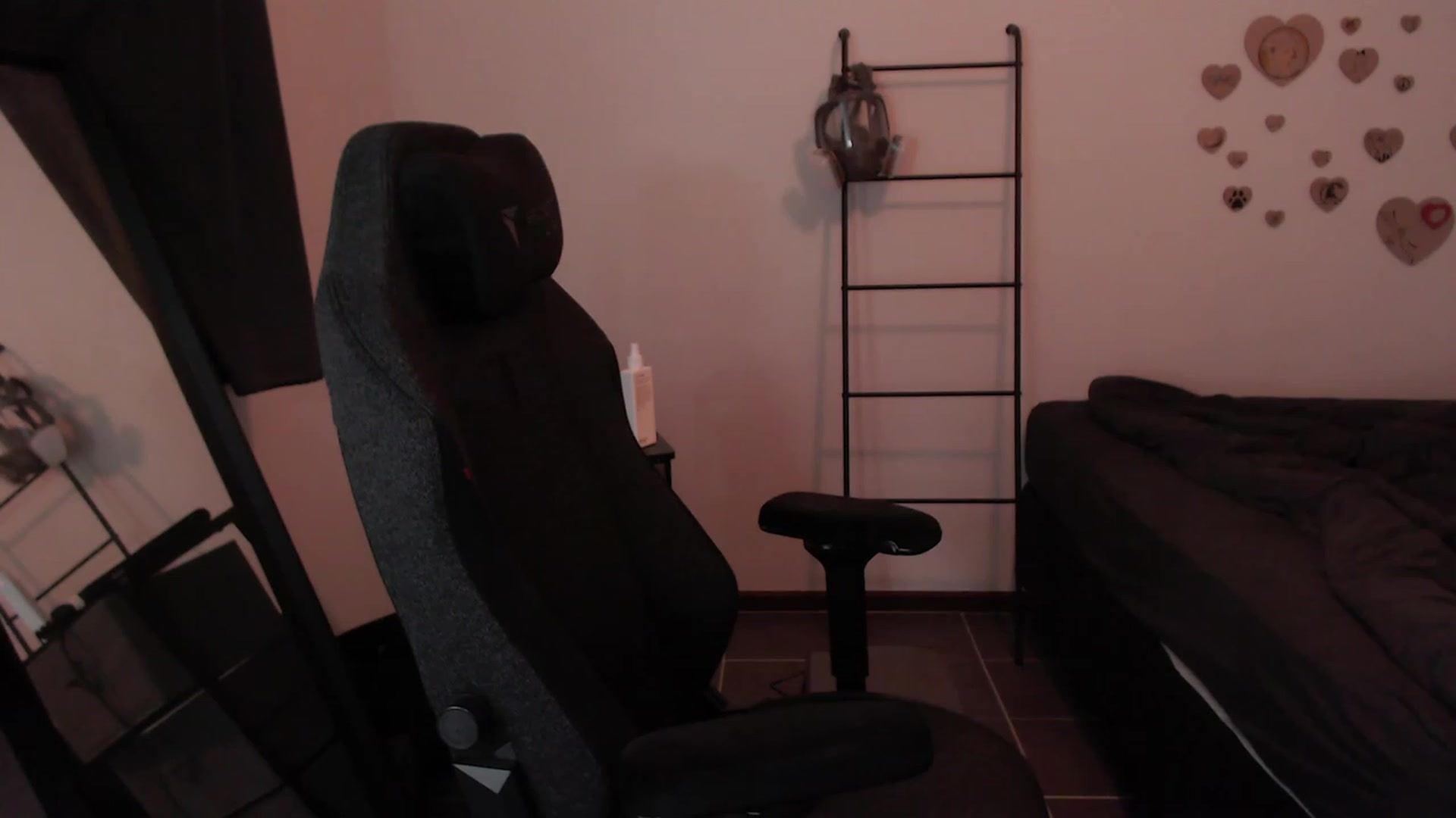 Gallery image thumbnail from the_room's myfreecams stream on, 07/21/2023, 01:59 image 1 of 20