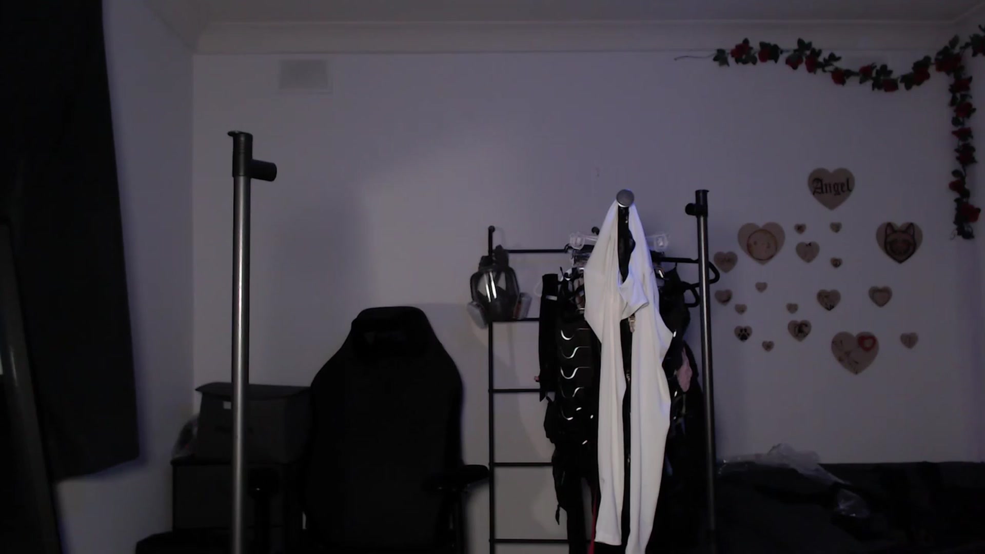 Gallery image thumbnail from the_room's myfreecams stream on, 07/21/2023, 03:37 image 7 of 20