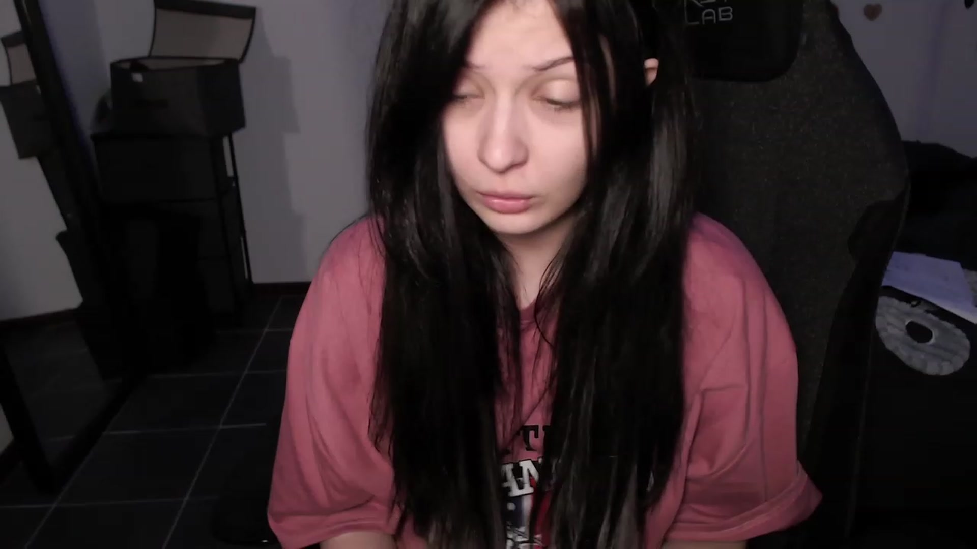 Gallery image thumbnail from the_room's myfreecams stream on, 07/21/2023, 03:37 image 17 of 20