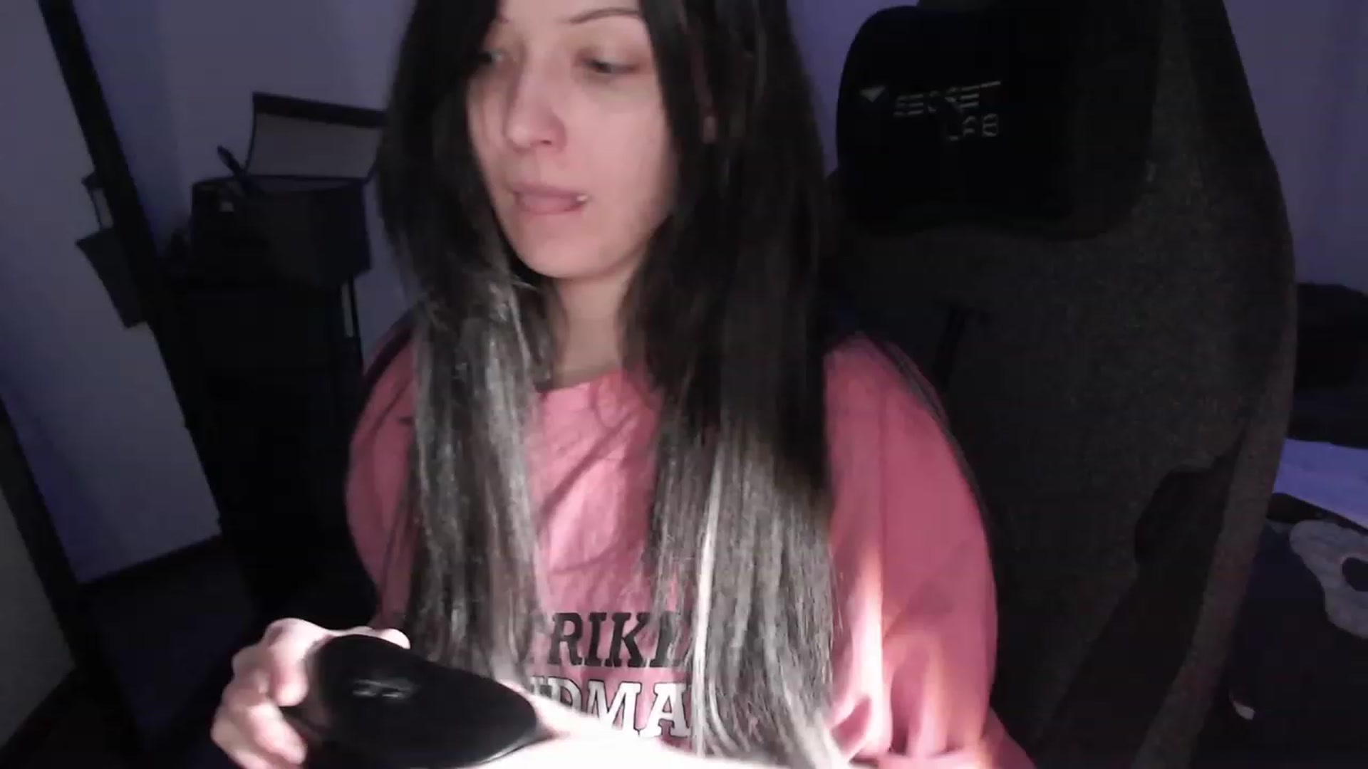 Gallery image thumbnail from the_room's myfreecams stream on, 07/21/2023, 04:50 image 6 of 20