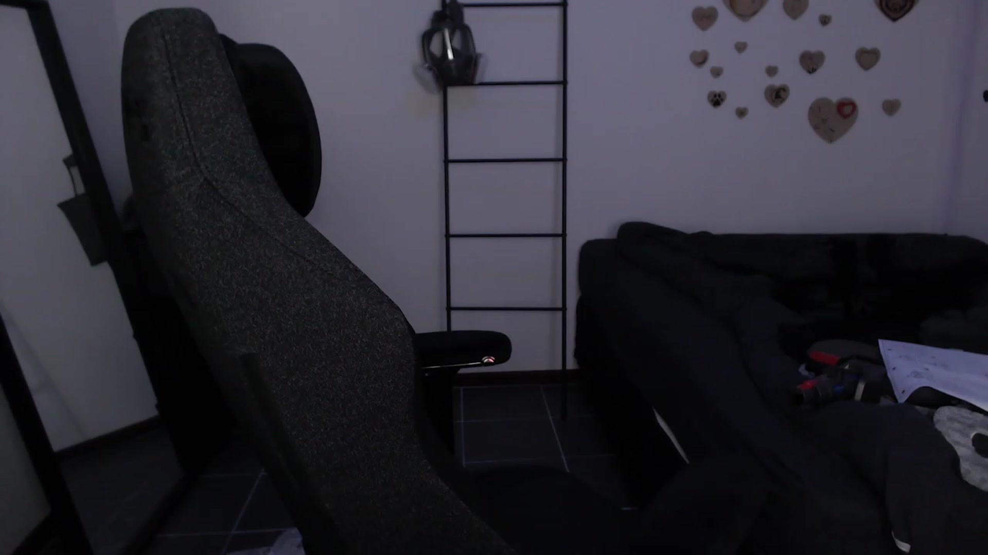 Gallery image thumbnail from the_room's myfreecams stream on, 07/21/2023, 04:50 image 19 of 20
