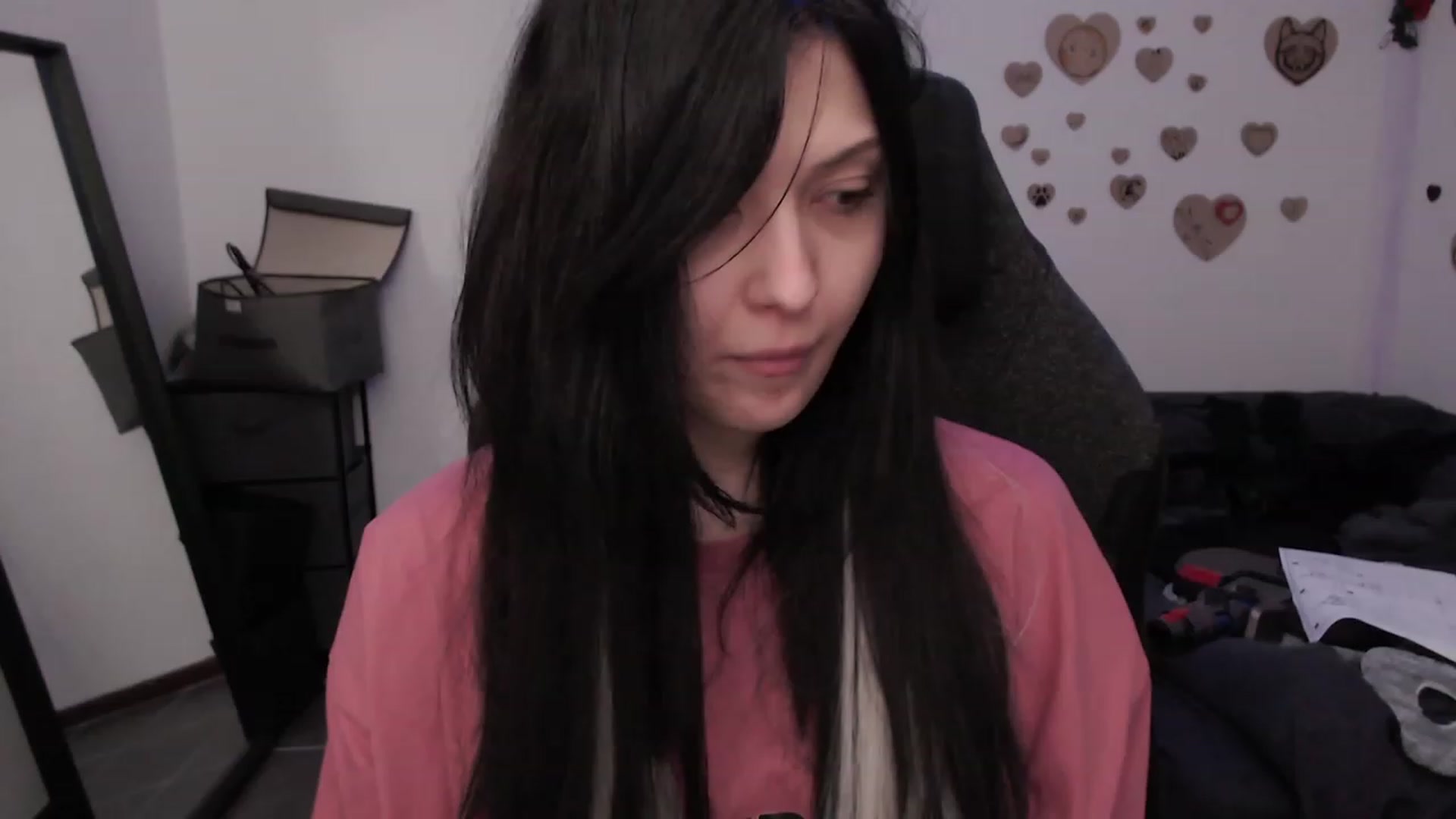 Gallery image thumbnail from the_room's myfreecams stream on, 07/21/2023, 04:50 image 1 of 20