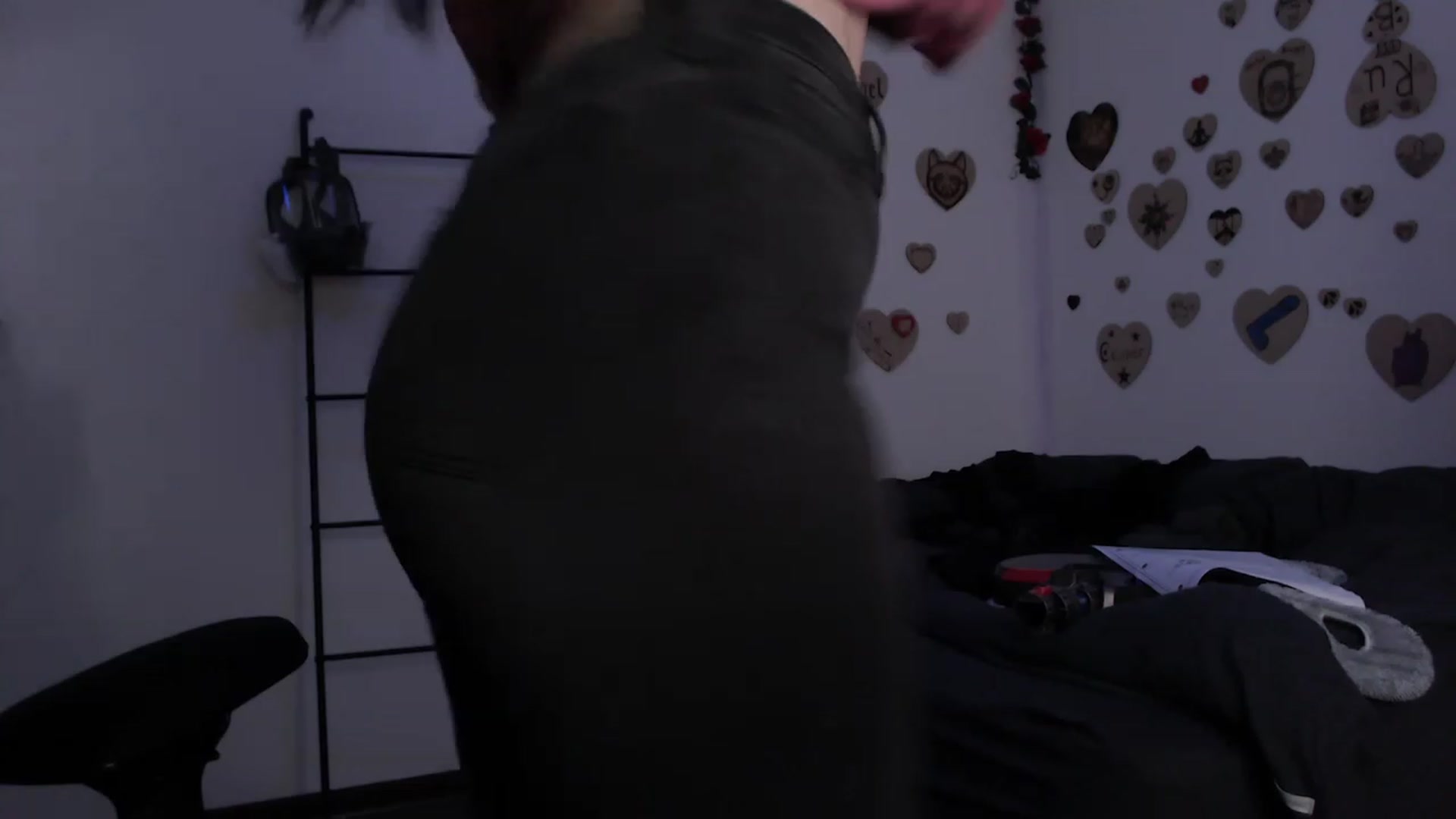 Gallery image thumbnail from the_room's myfreecams stream on, 07/21/2023, 04:50 image 20 of 20