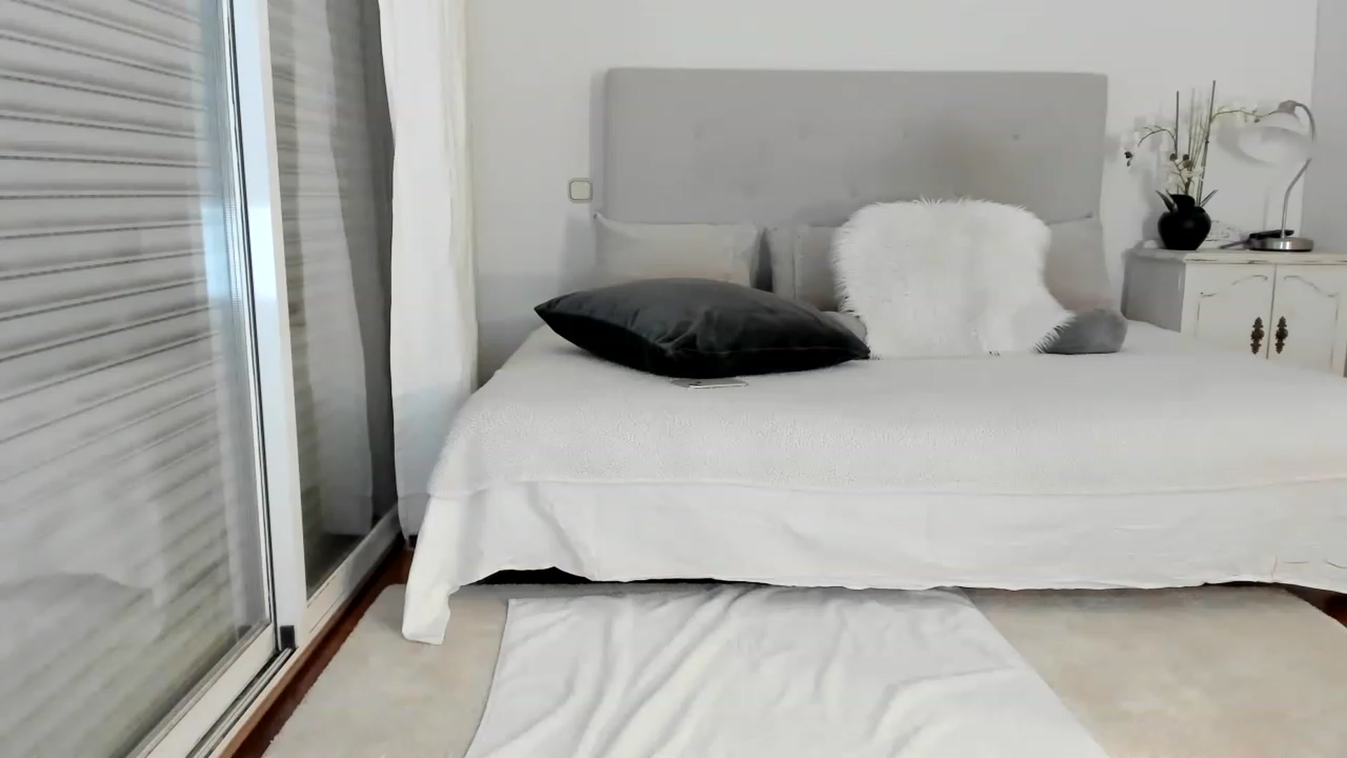 Gallery image thumbnail from thebluelagoon's myfreecams stream on, 03/28/2023, 03:34 image 1 of 20