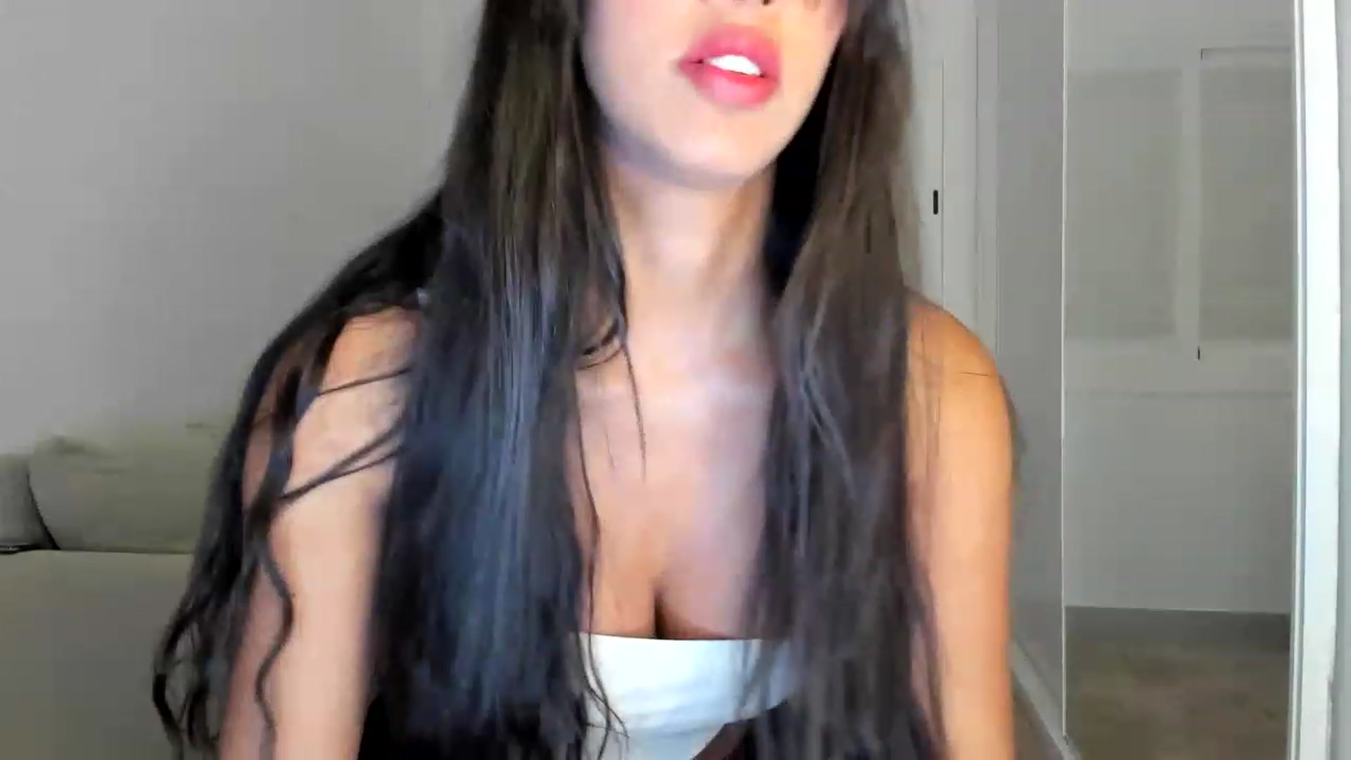 Gallery image thumbnail from thebluelagoon's myfreecams stream on, 06/19/2023, 03:06 image 15 of 20
