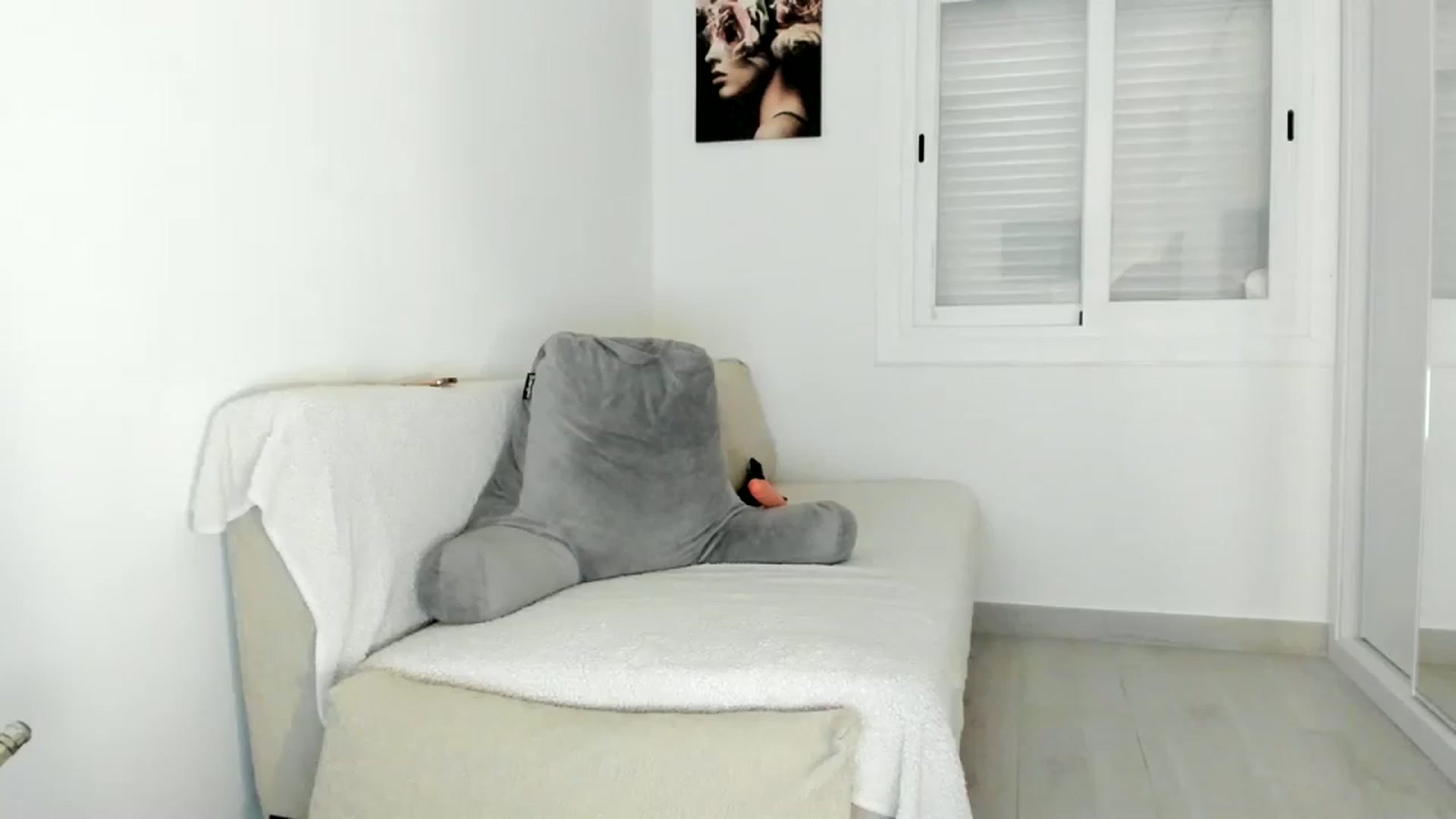 Gallery image thumbnail from thebluelagoon's myfreecams stream on, 11/14/2023, 04:26 image 18 of 20
