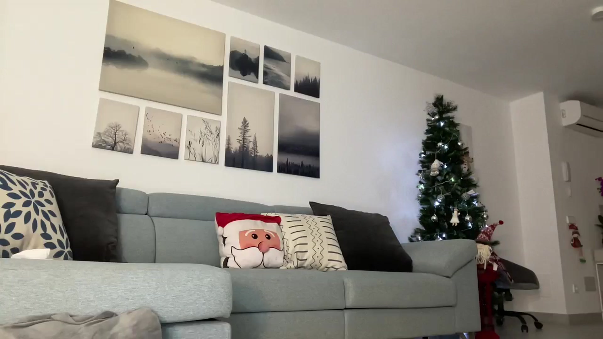 Gallery image thumbnail from thebluelagoon's myfreecams stream on, 12/28/2023, 07:07 image 16 of 20